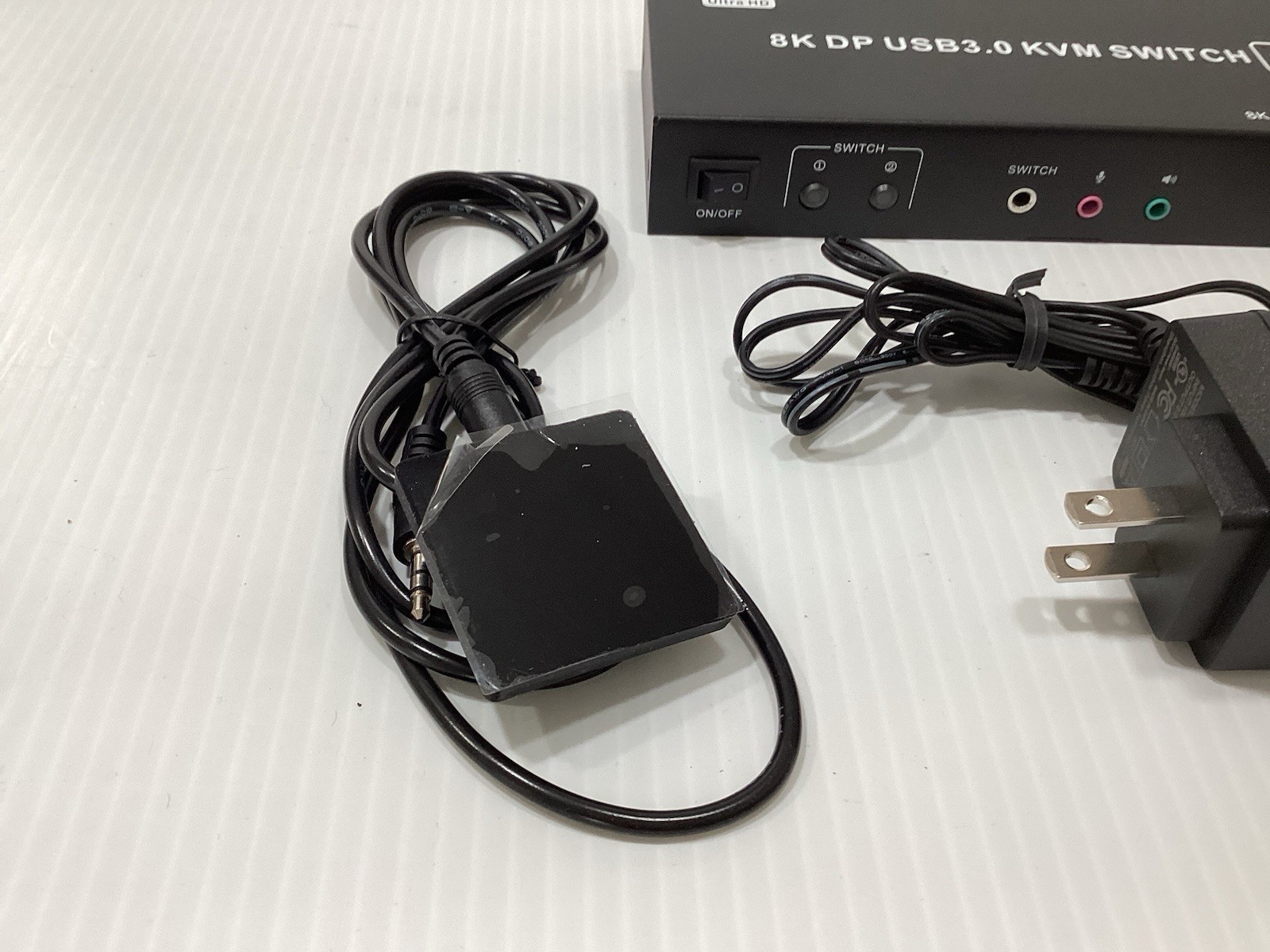Audio - Video Processor 8K DP USB3.0 KVM SWITCH 2x2 NEW IN BOX!!