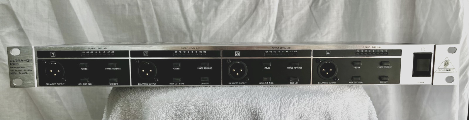Behringer DI4000 Ultra-DI Pro 4 Channel Direct Box - Phantom Powered