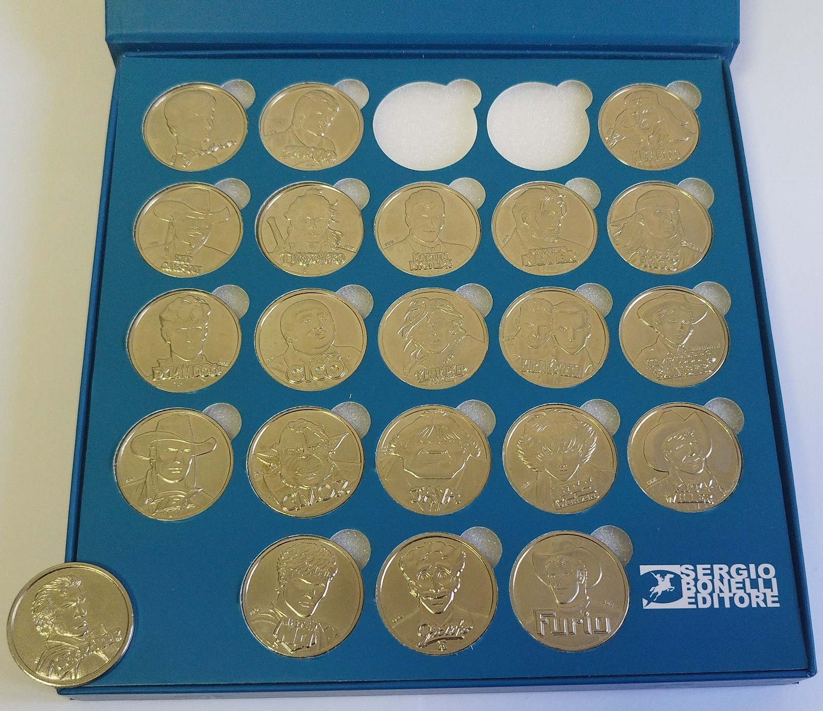 80s Medals Sergio Bonelli Binder with 22 Medals + Nick Raider Extra