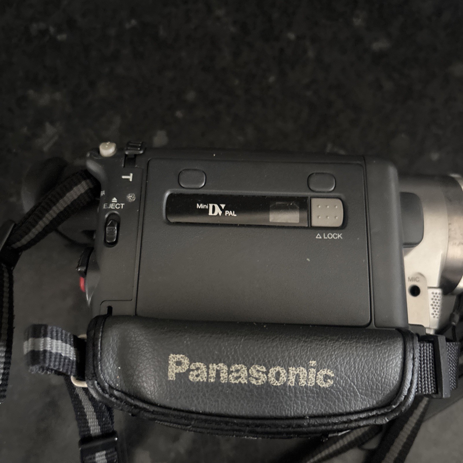 Panasonic NV-DS11 Handheld MiniDV Cassette Camcorder Silver NO BATTERY