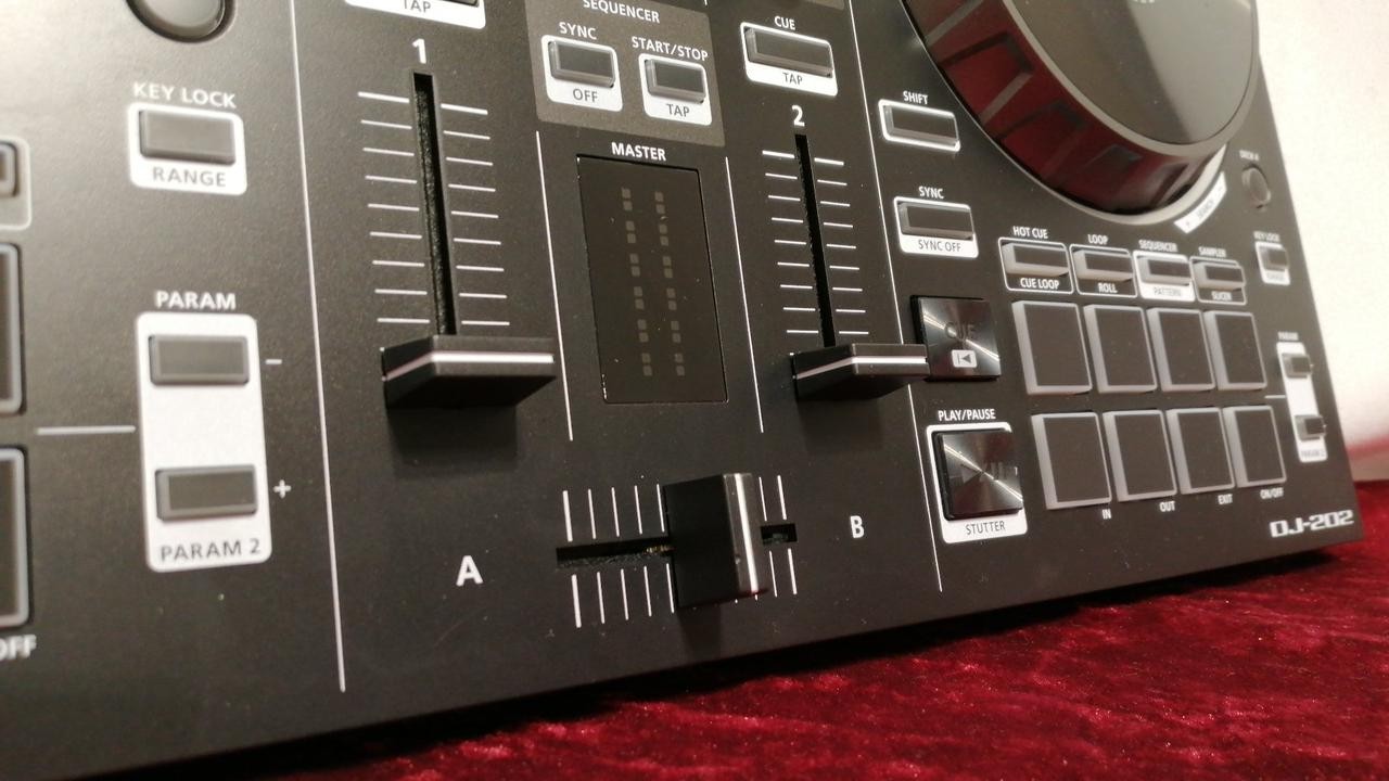 Roland DJ/202 DJ Controller Timecode Ready to Use Pro Edition Used Fully