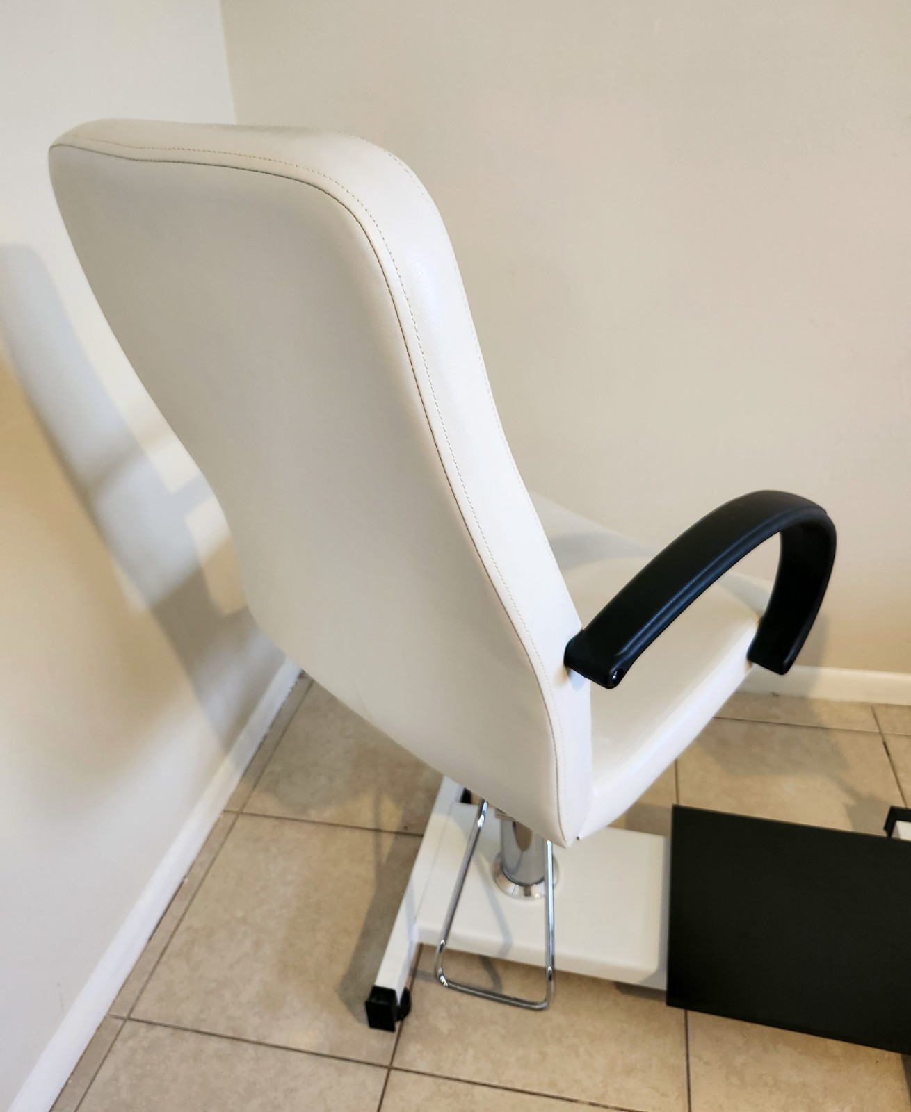 Professional Pedicure Chair – Excellent Condition