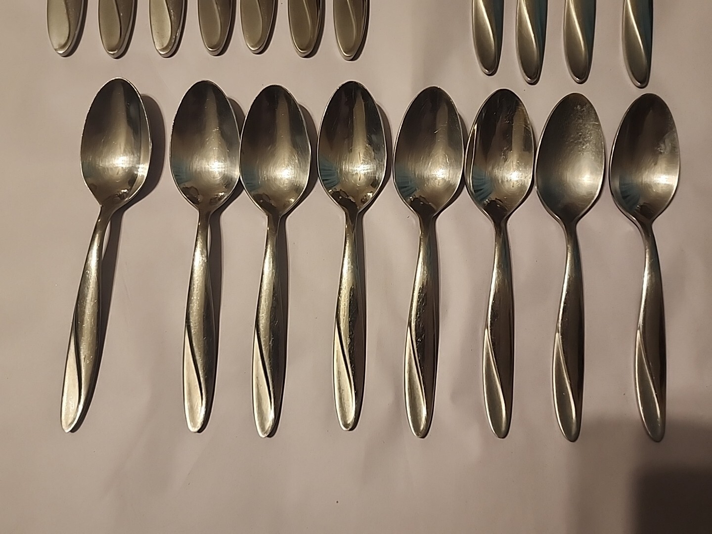 23pc Simmer by Oneida Stainless Flatware- Spoon, Fork, Knife