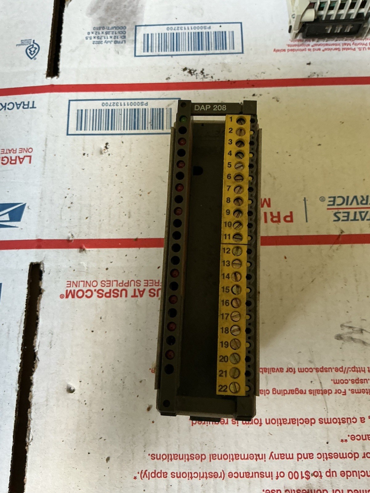 Schneider TSX Compact AS-BDAP-208 Discrete Output Relay A1