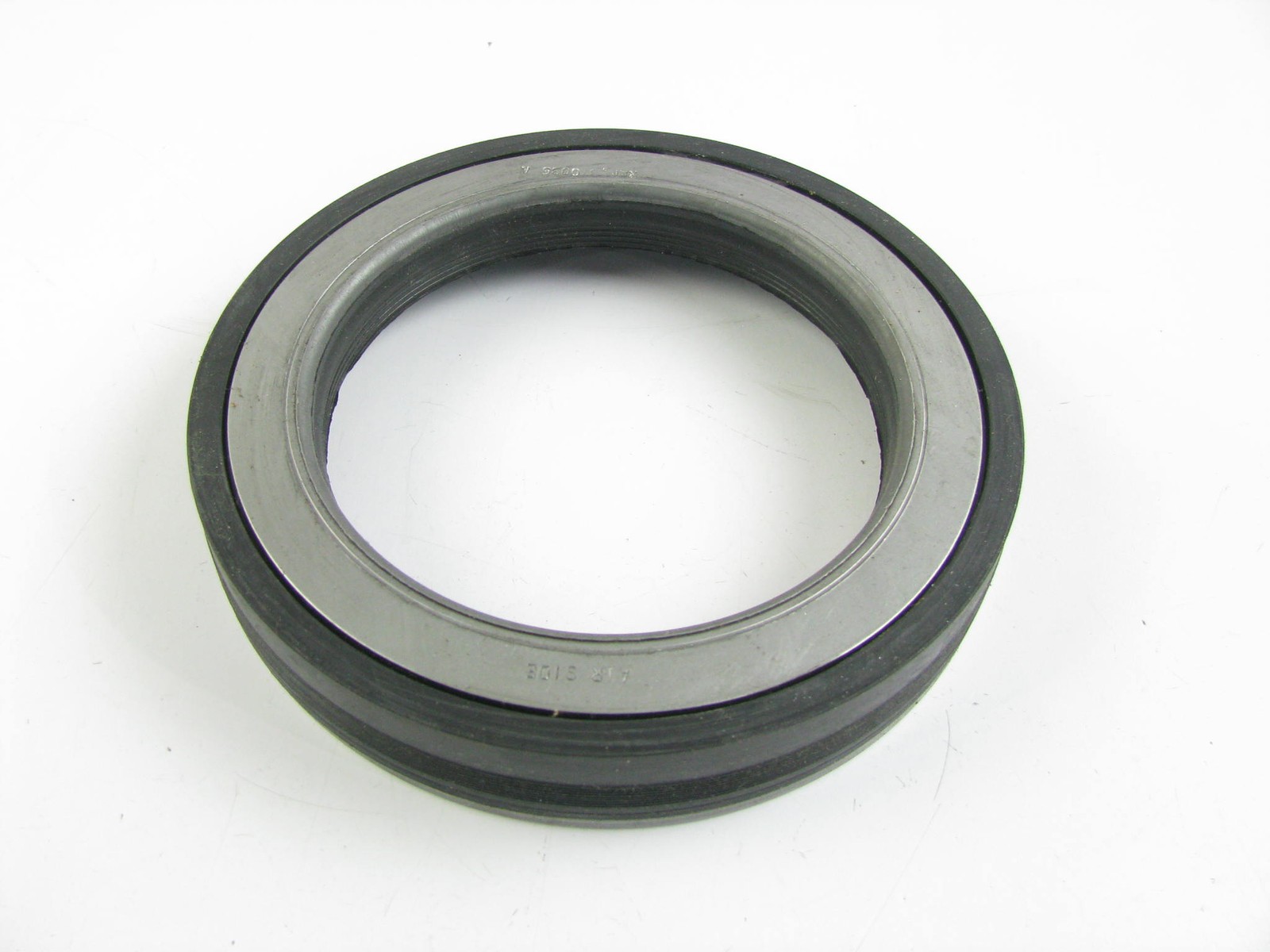 NEW UNBOXED 370036A Oil Bath Wheel Seal, Bulk Packed