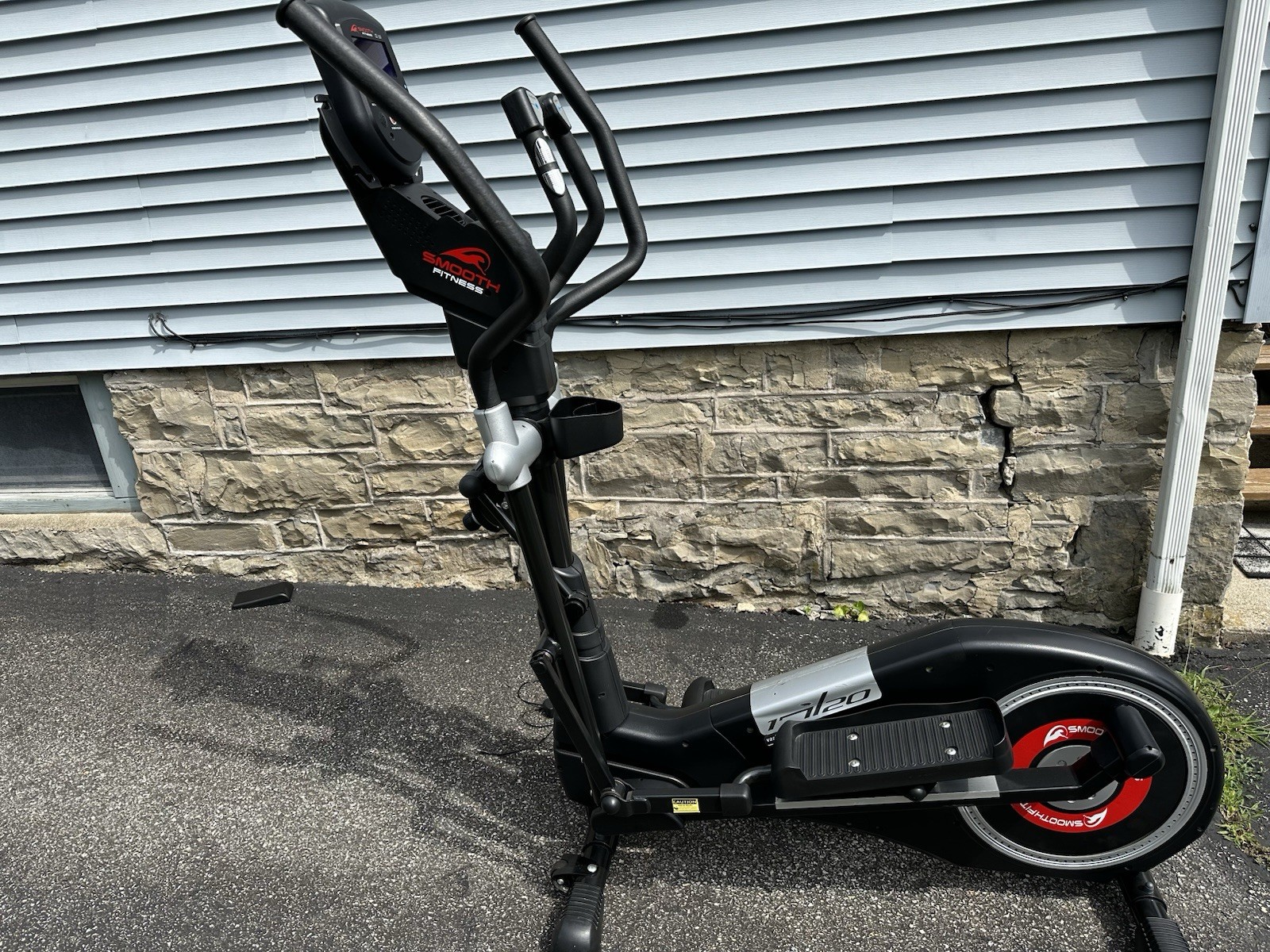 Smooth Fitness CE-3.0 CE-30XT Elliptical Trainer 17-20in Stride LCD HR