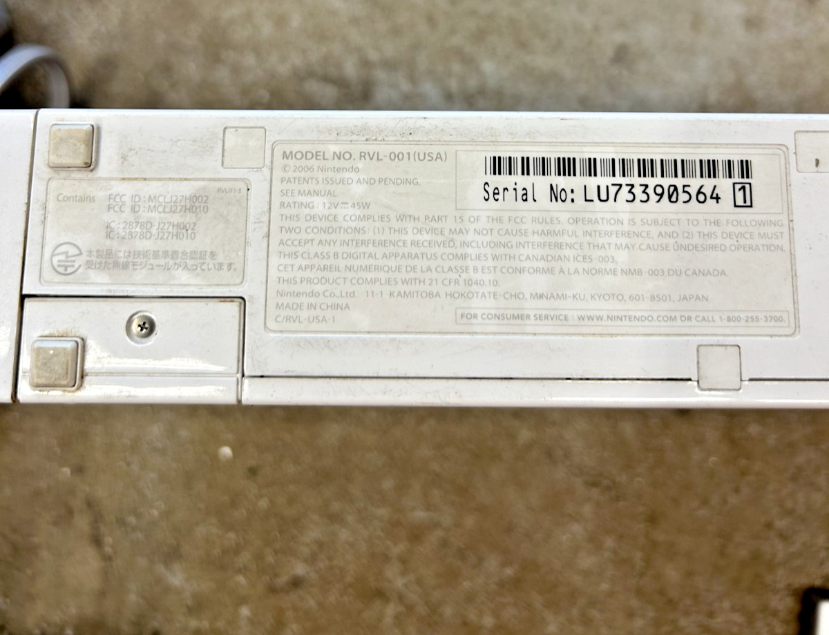 Original AUTHENTIC Nintendo Wii Video Game System