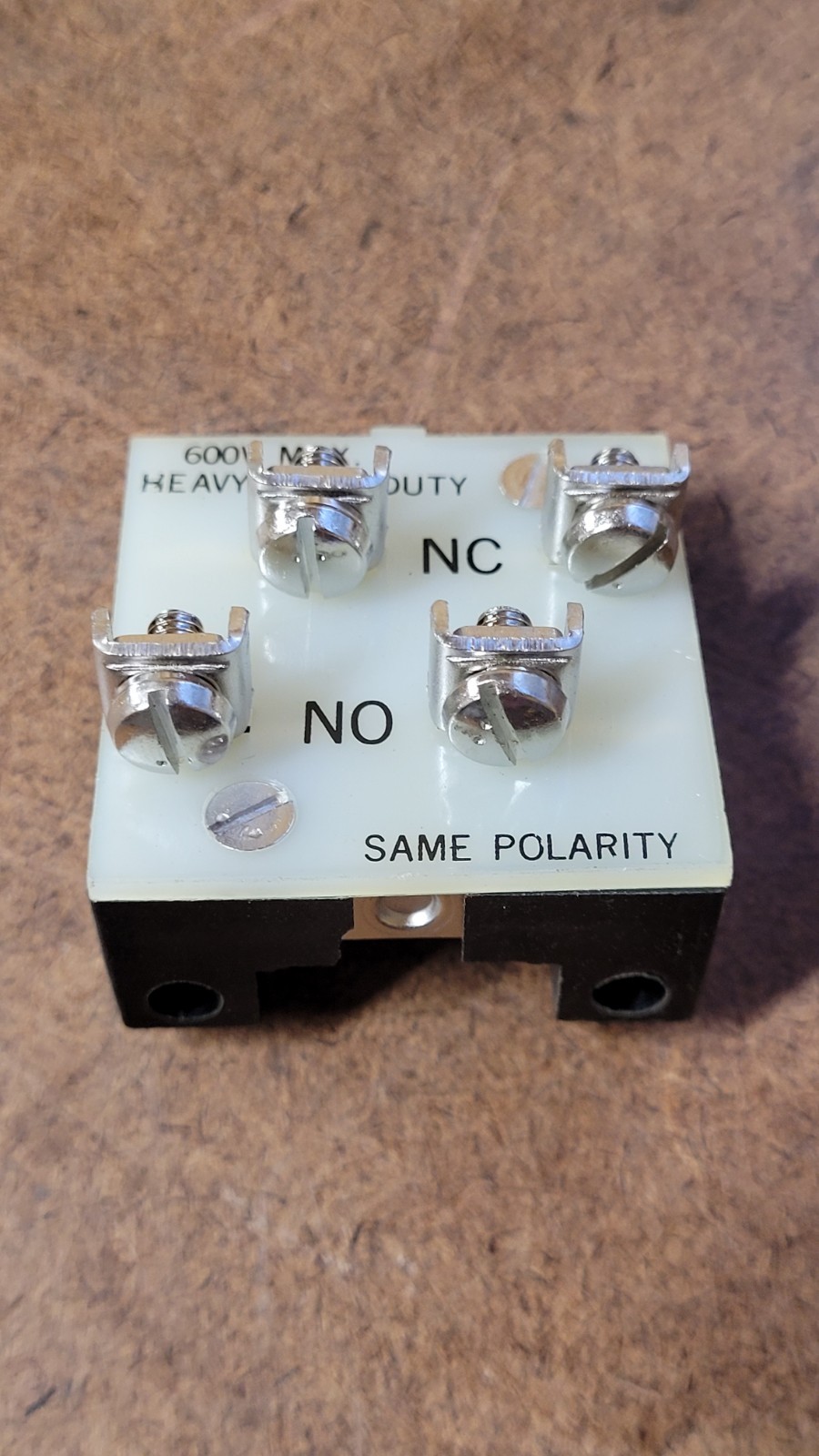 NOS Salinger MC Contact Block 1NO + 1NC 600V Heavy Pilot Duty