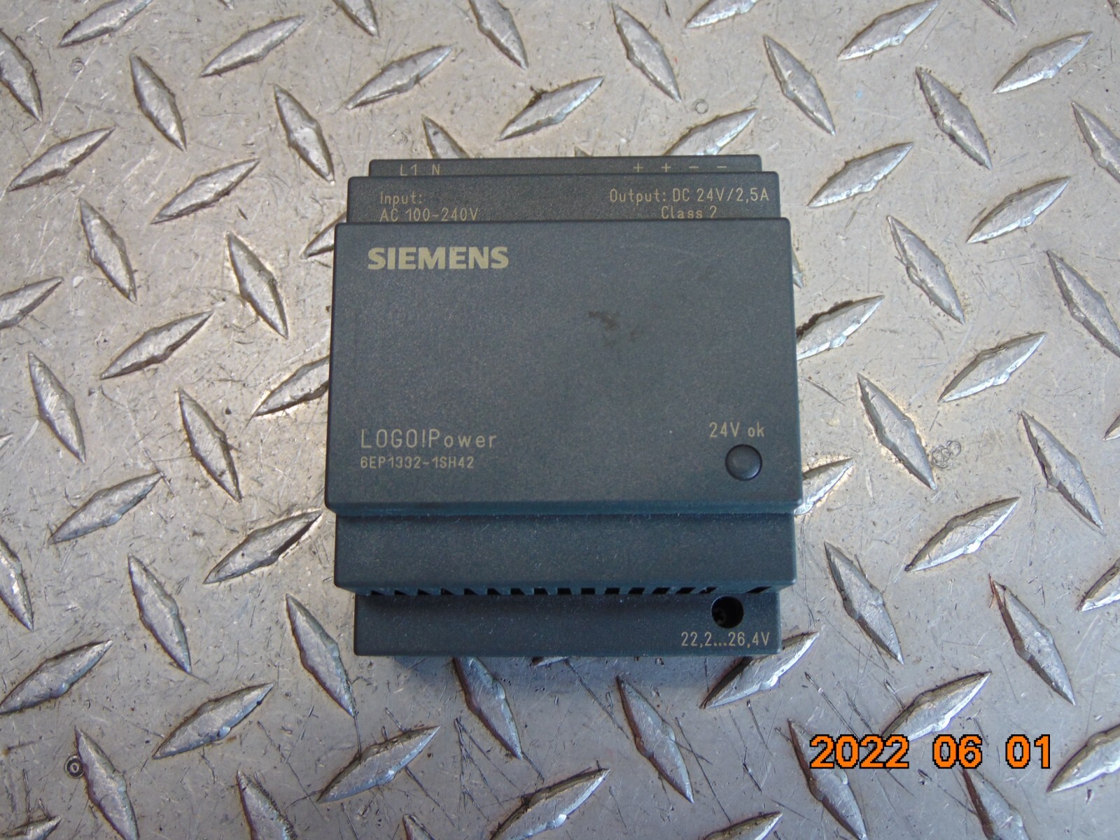 SIEMENS 6EP1332-1SH42 POWER SUPPLY 24VDC 2.5A - FREE SHIPPING see description