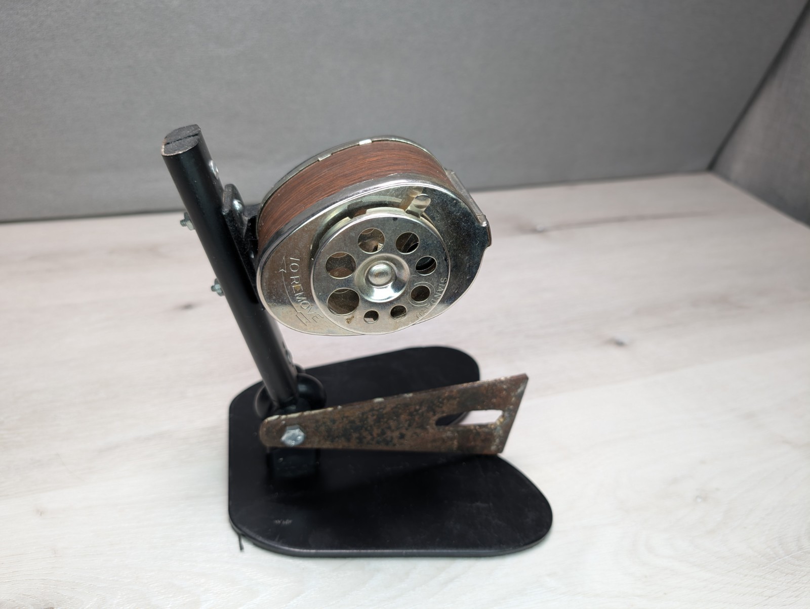 Vintage Hunt Boston Woodtone Pencil Sharpener #1018 Rosewood & Metal Mount Stand