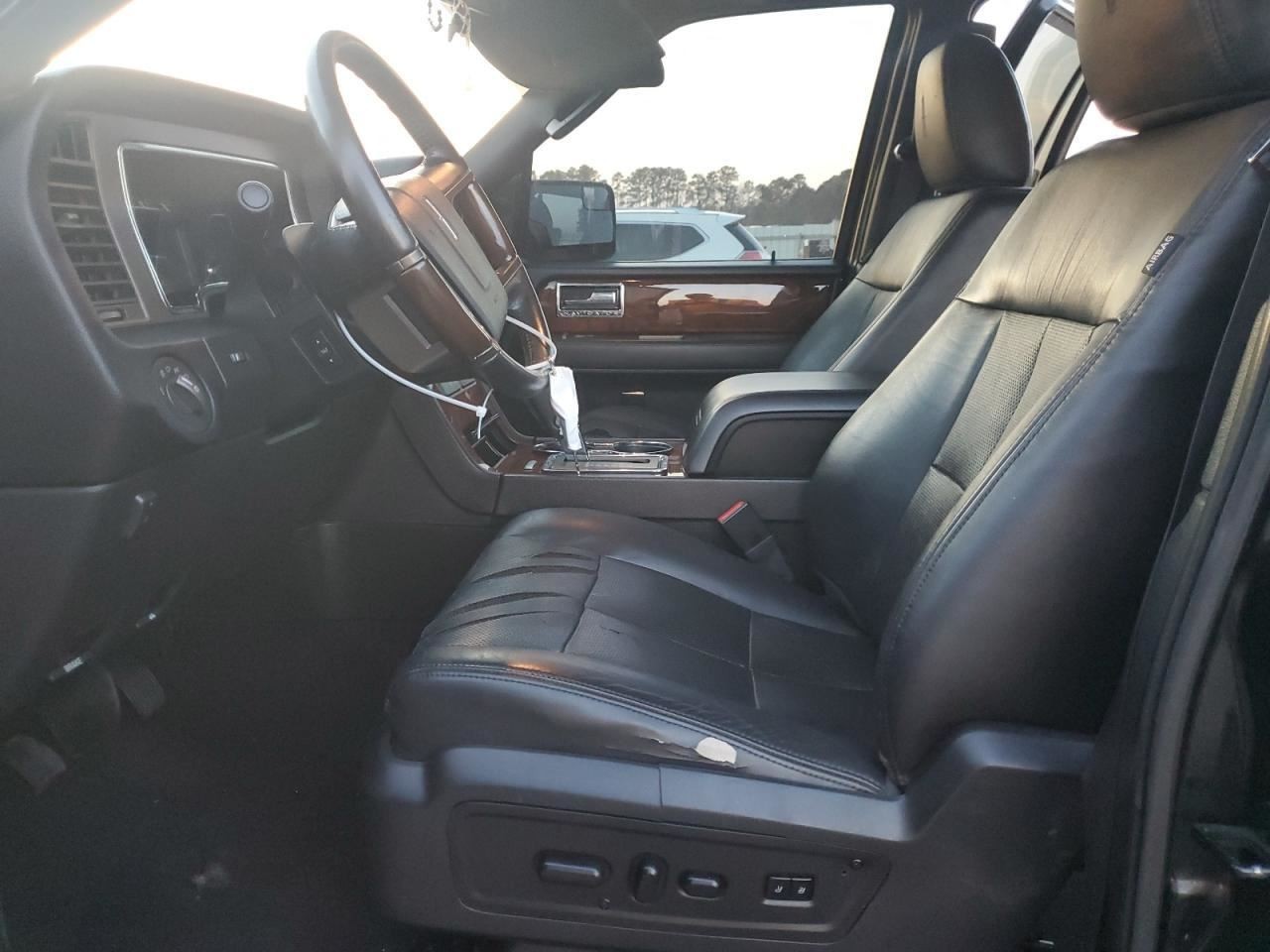 NAVIGATOR 2014 Glove Box 4979634