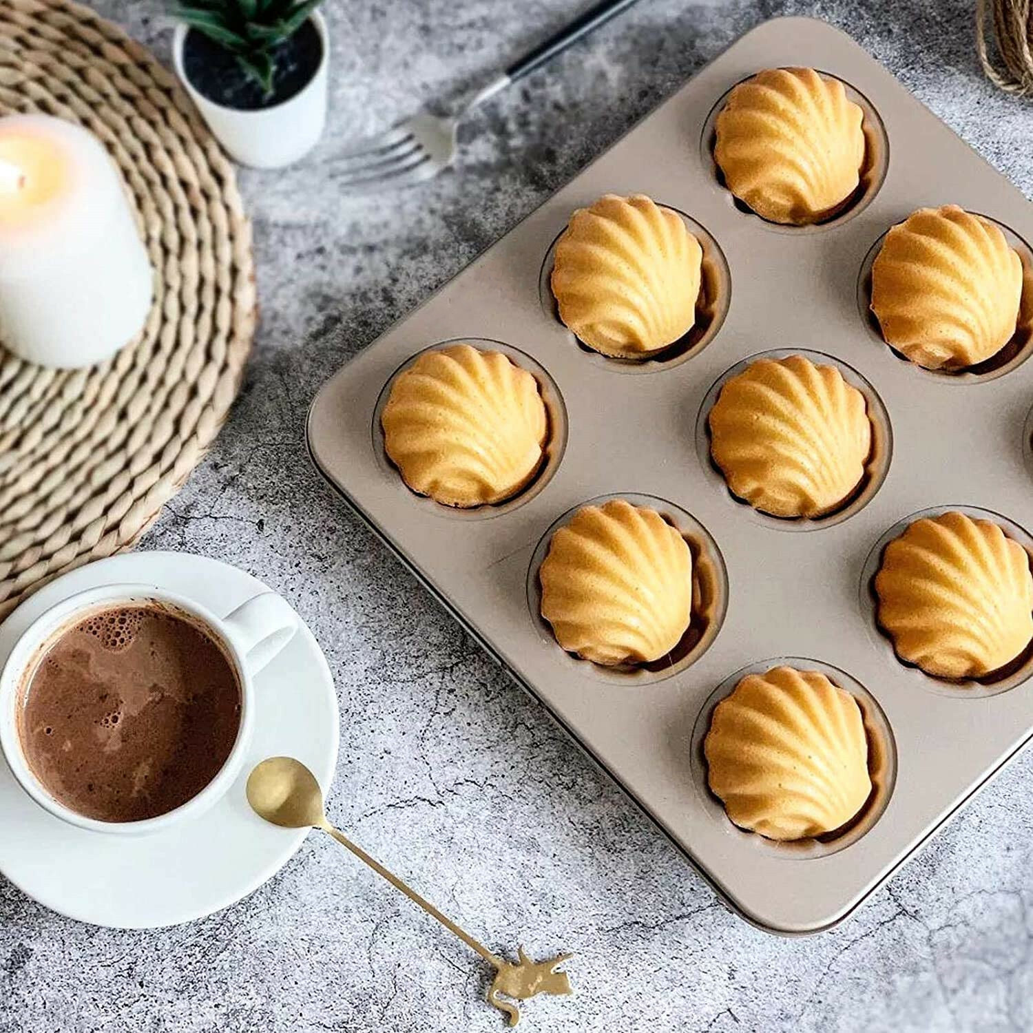 Ihanini Madeleine Pan 9-Cavity Cake Pan Non-Stick Bakeware Mold for Oven Baking