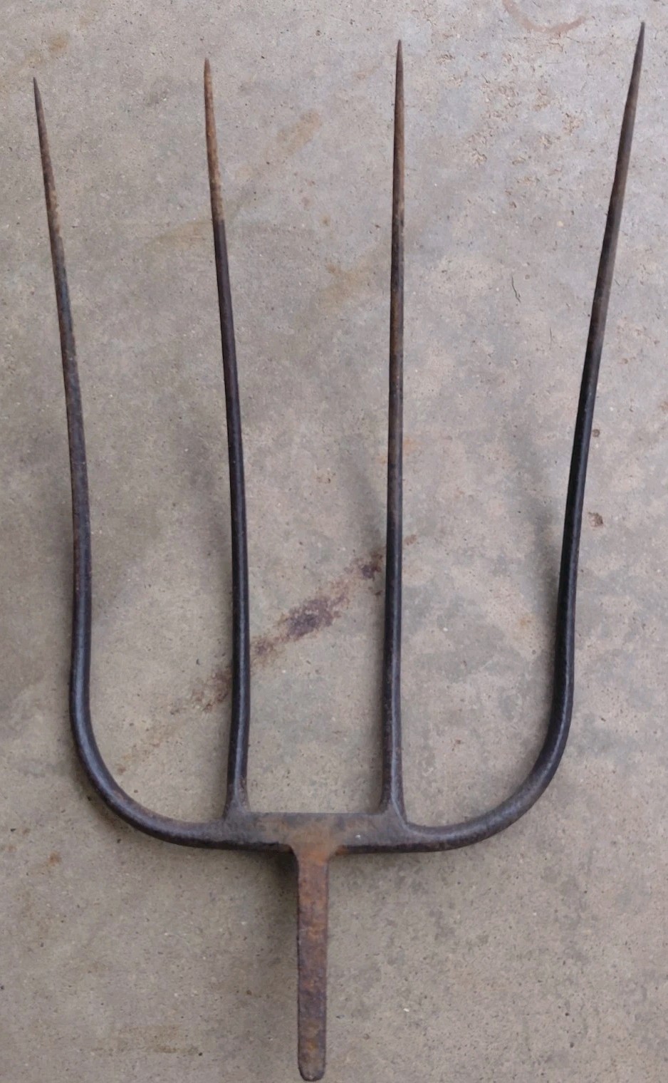 4-Tine Pitchfork Rake Head Forged Cast Iron Hay Fork Garden Farm Tool Vintage