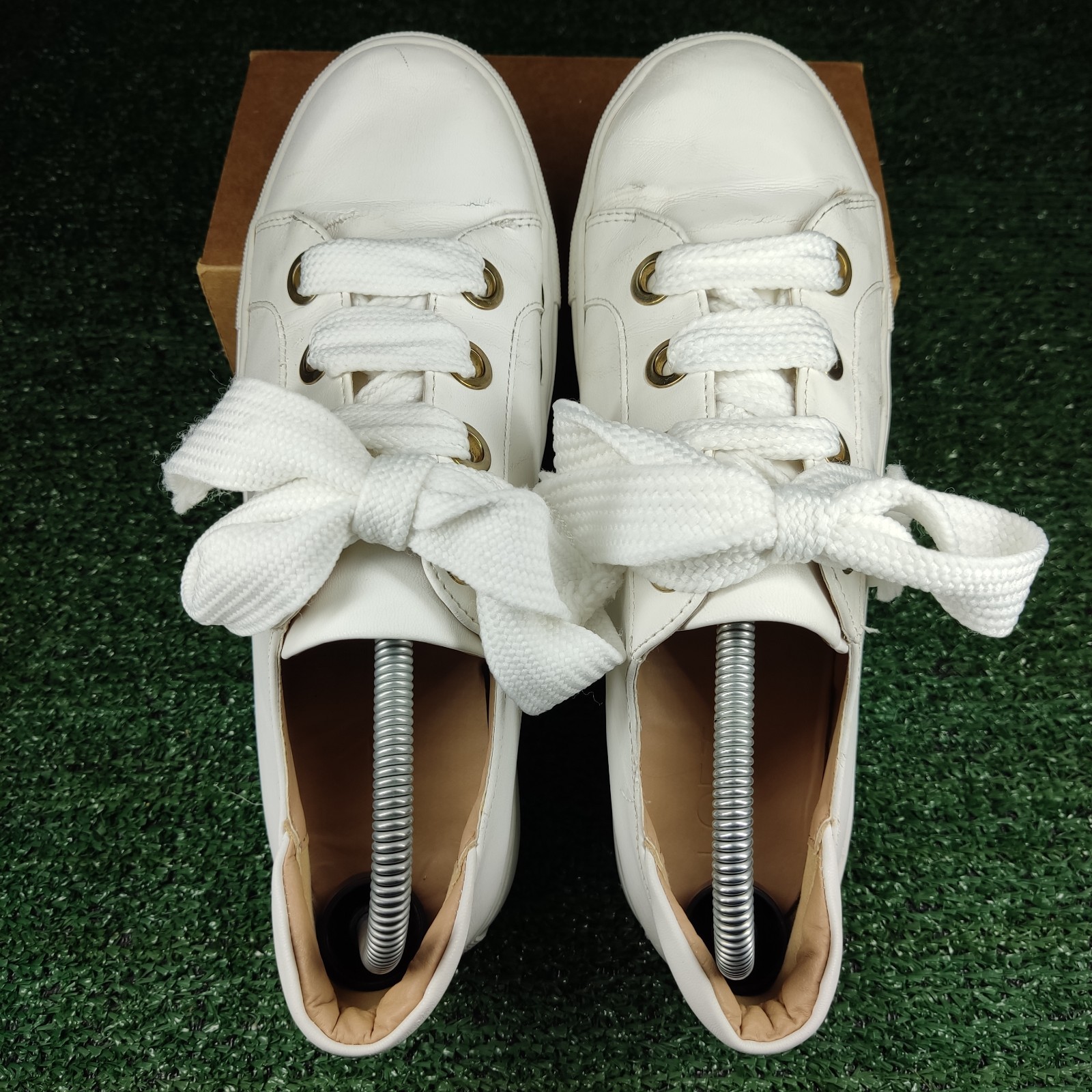 LOFT Women's Sneakers Lace Up Casual White Shoes Size 8.5