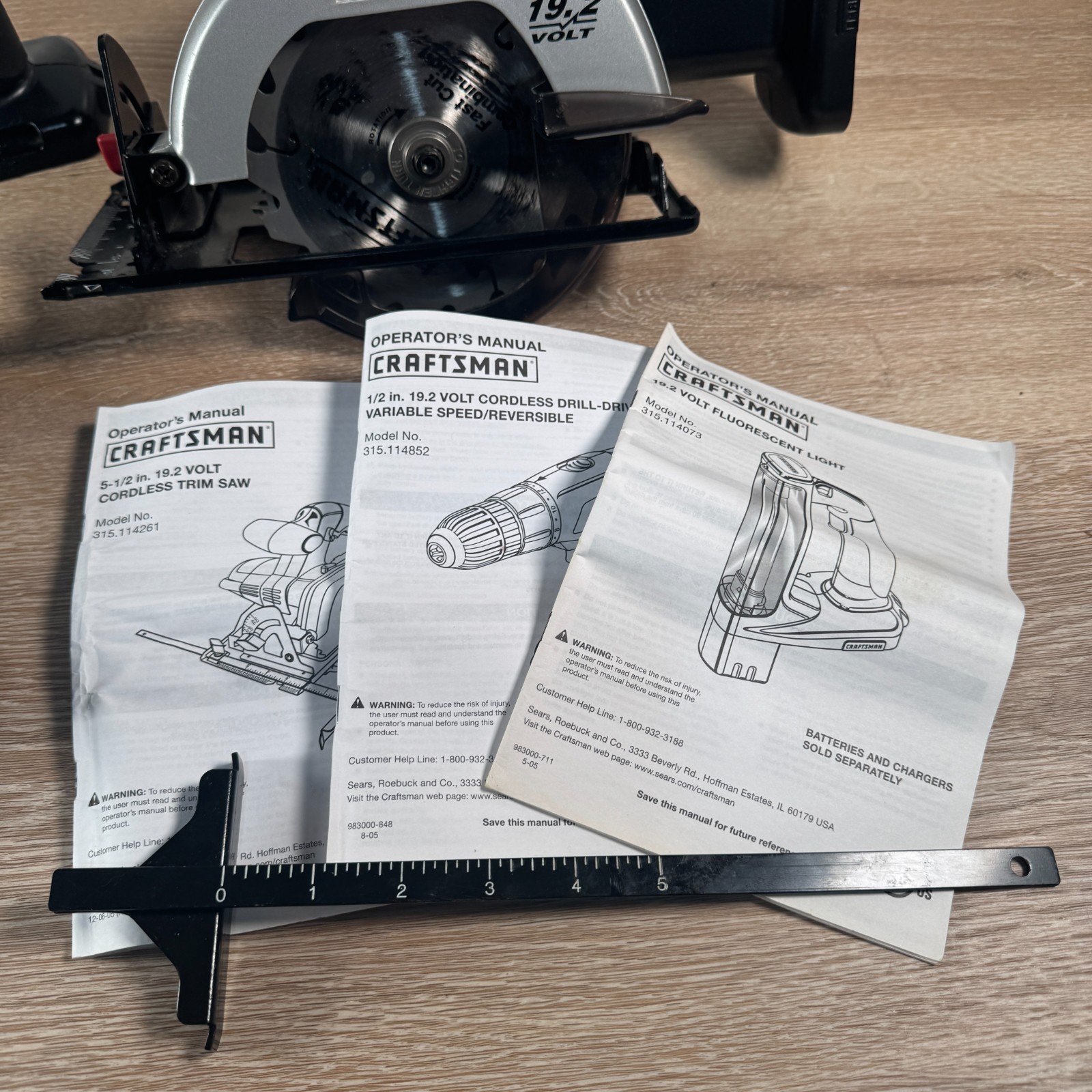 Craftsman 19.2v C3 Tool Set ½ Drill, 5.5” Trim Circular Saw, Fluorescent Light