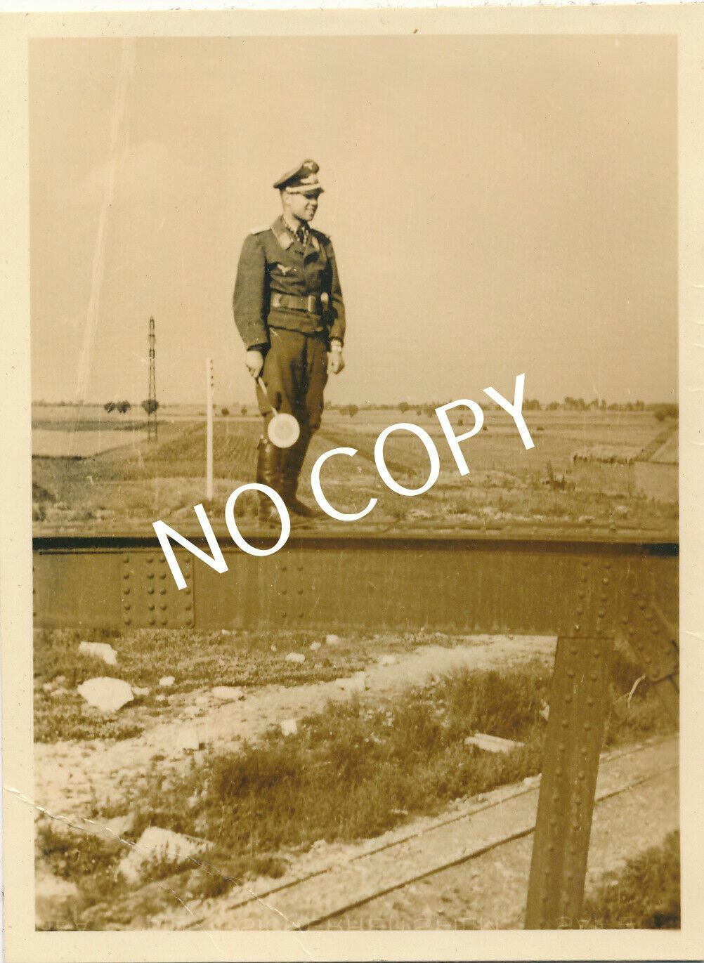 Photo WW II Airfield Soldier G1.49