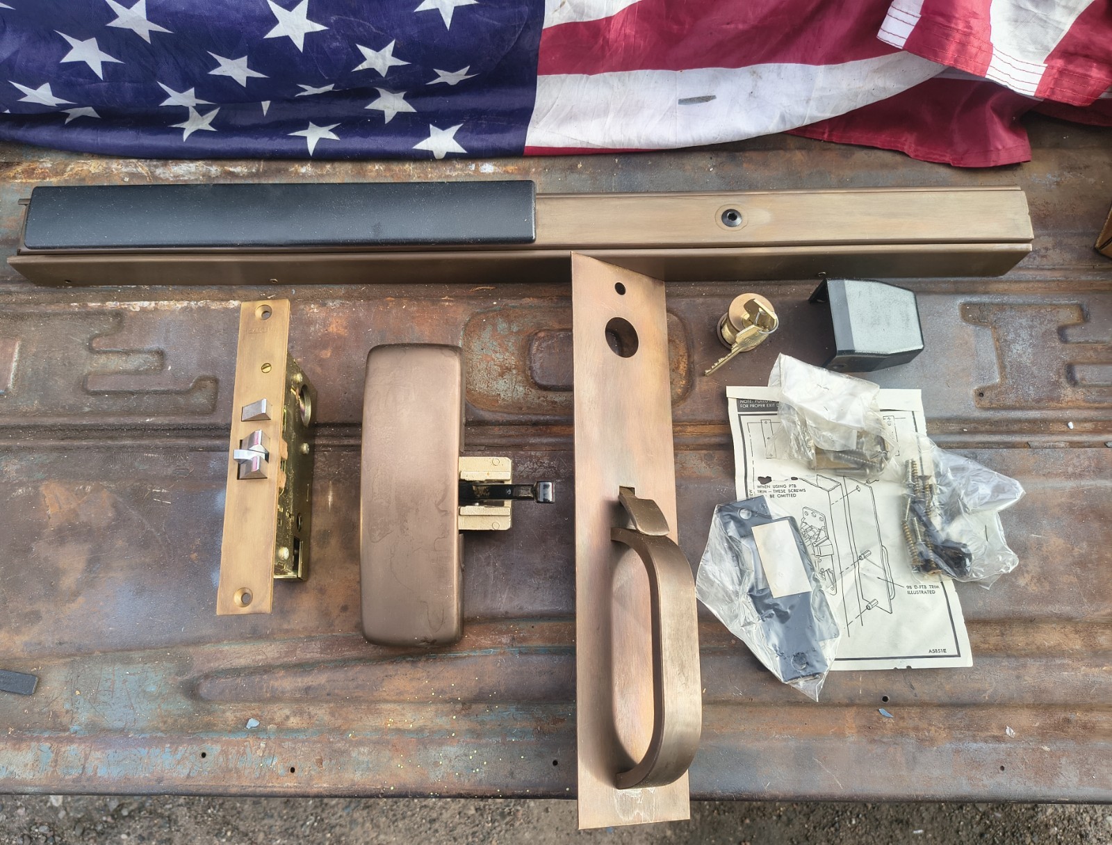 Sargent 6900 Panic Exit Device with 963 RHRB-11 Mortise Lock Keyed
