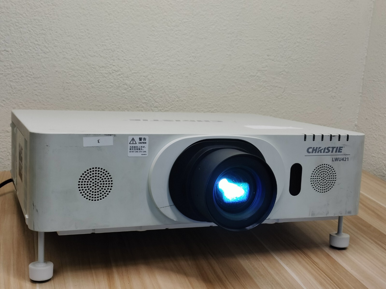 Christie Digital Systems LWU-421 LCD Projector 3LCD 4200 Lumens*LAMP HOURS 1442*