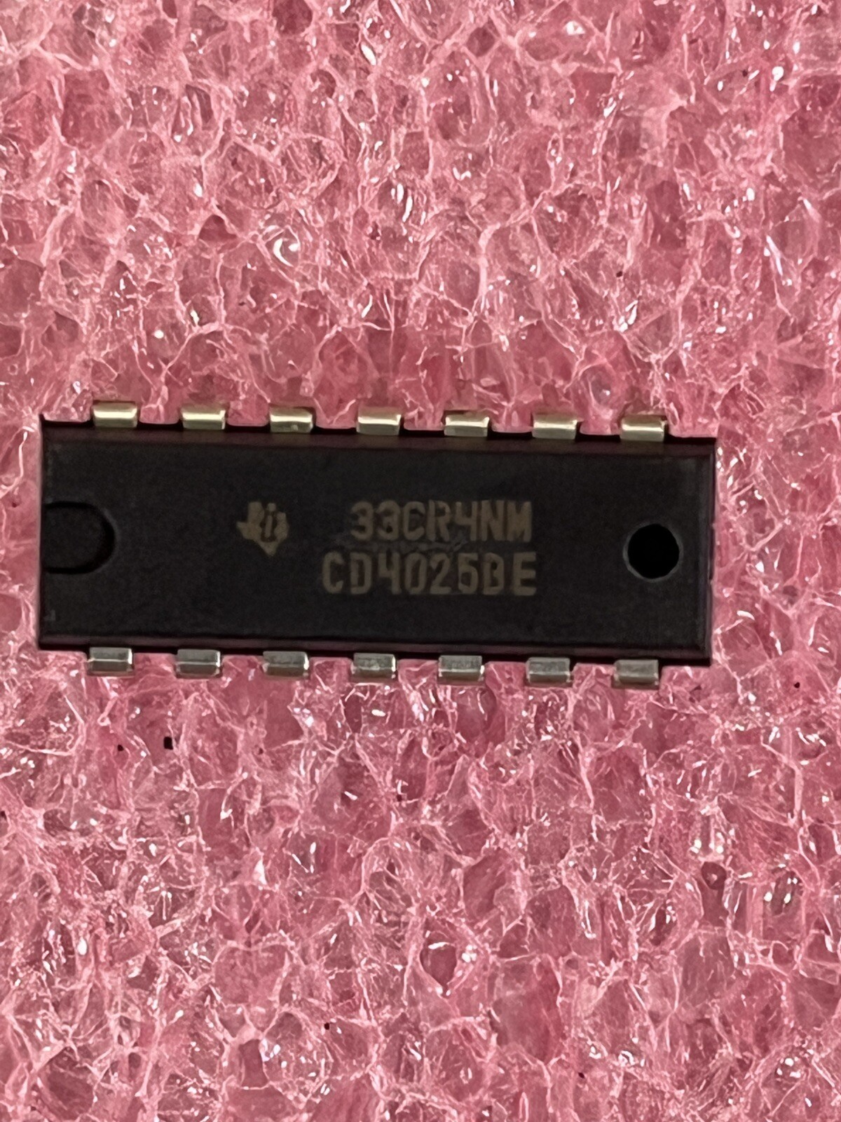 CD4025BE IC GATE NOR 3-CH 3-INP 14 PIN DIP TEXAS INSTRUMENTS (5 PER LOT)