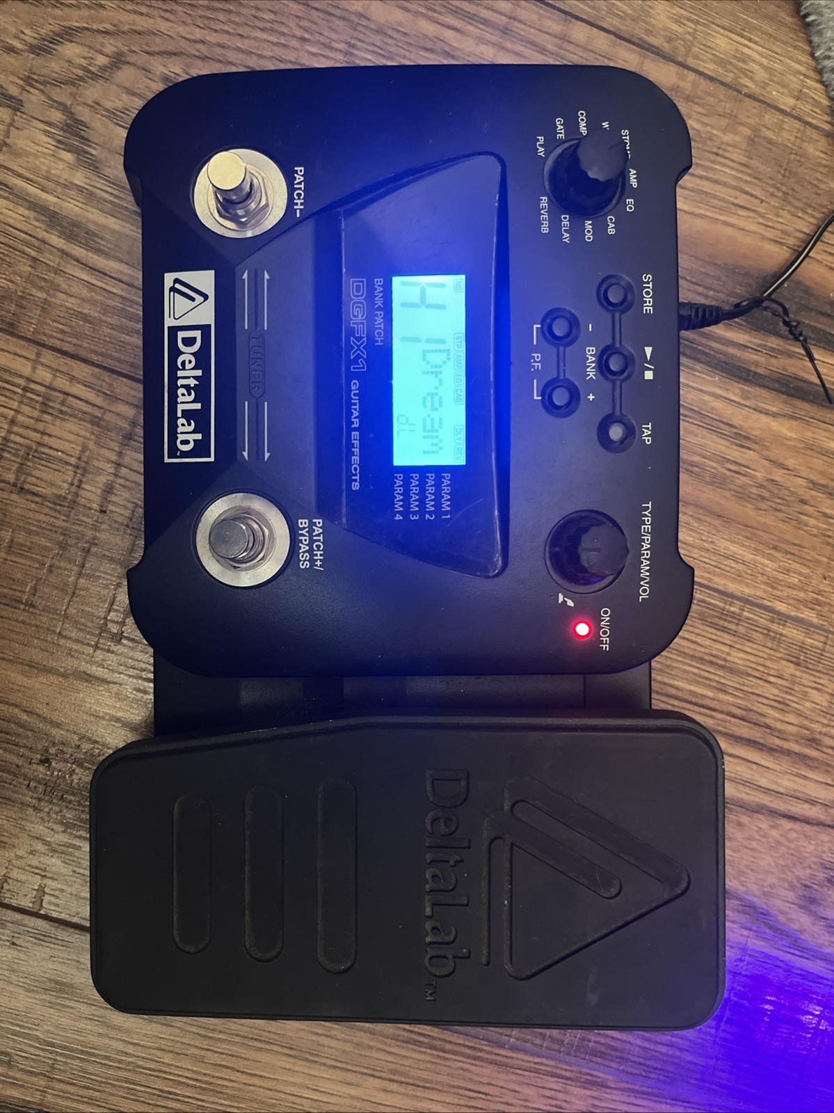 DeltaLab - DGFX1 - Guitar Effects Processor Multi Effects & Expression Pedal !