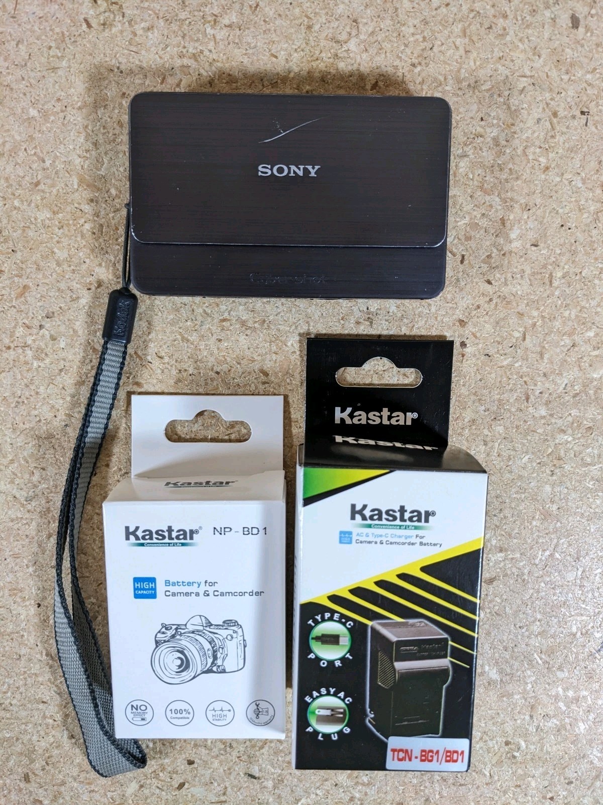SONY Cyber-shot DSC-T700 10.1MP 4.0x Zoom Digital Camera Gray w/ Battery/Charger