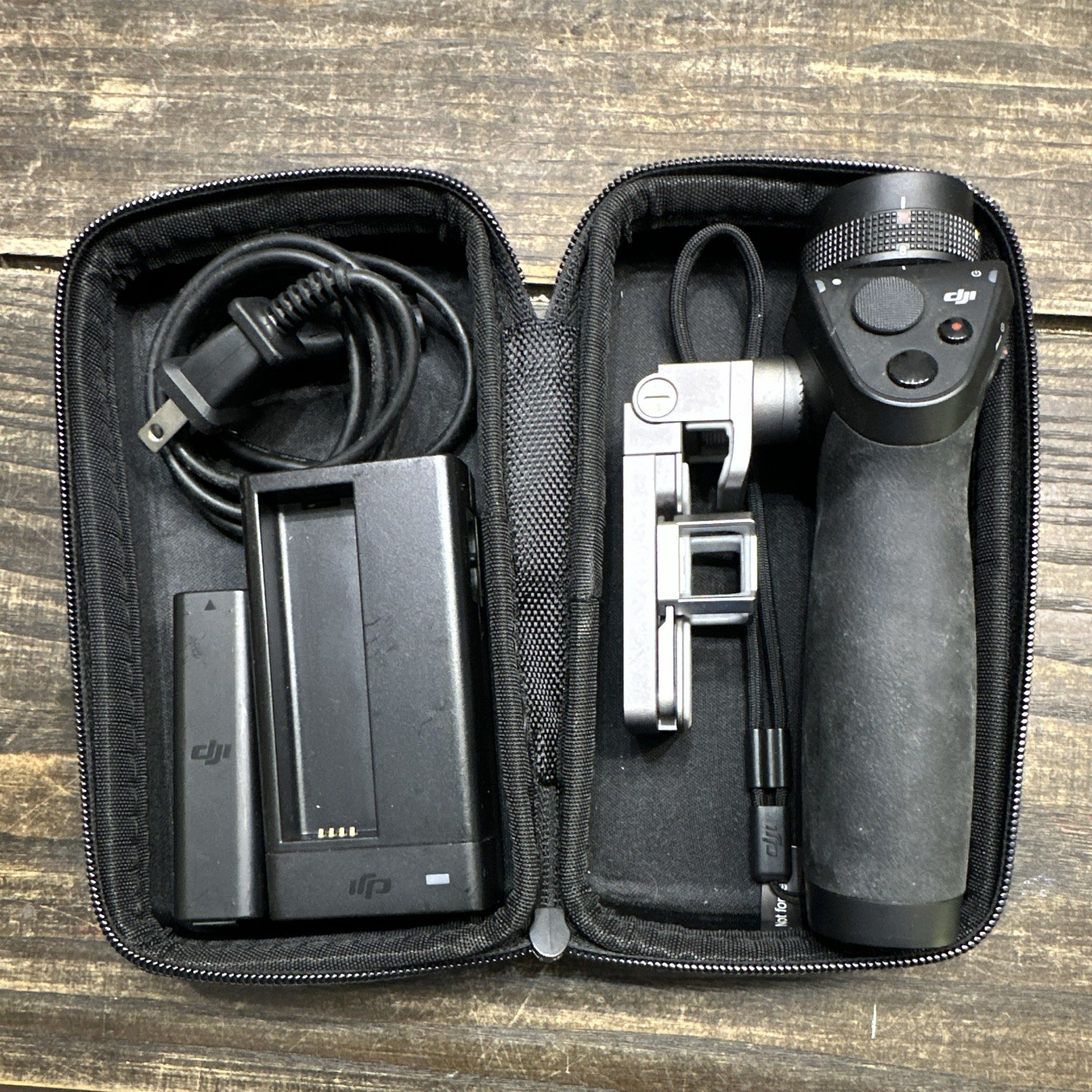 DJI OM160 Camera Gimbal Stabilizer w/ Case, Charger & extra battery