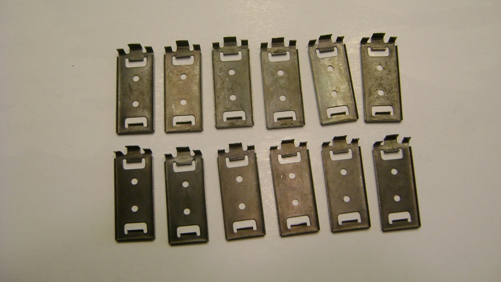 Lionel 362-82 Track Clips- (pkg. of 12)