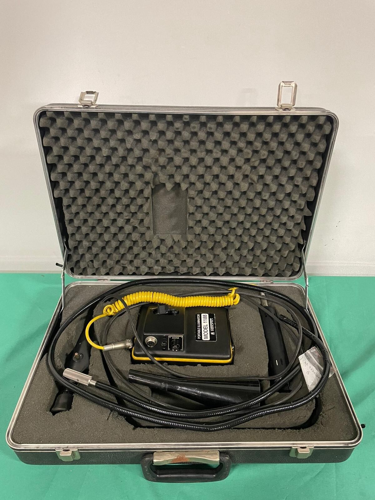 Applied Fiberoptics Portable Illuminator Model 1188