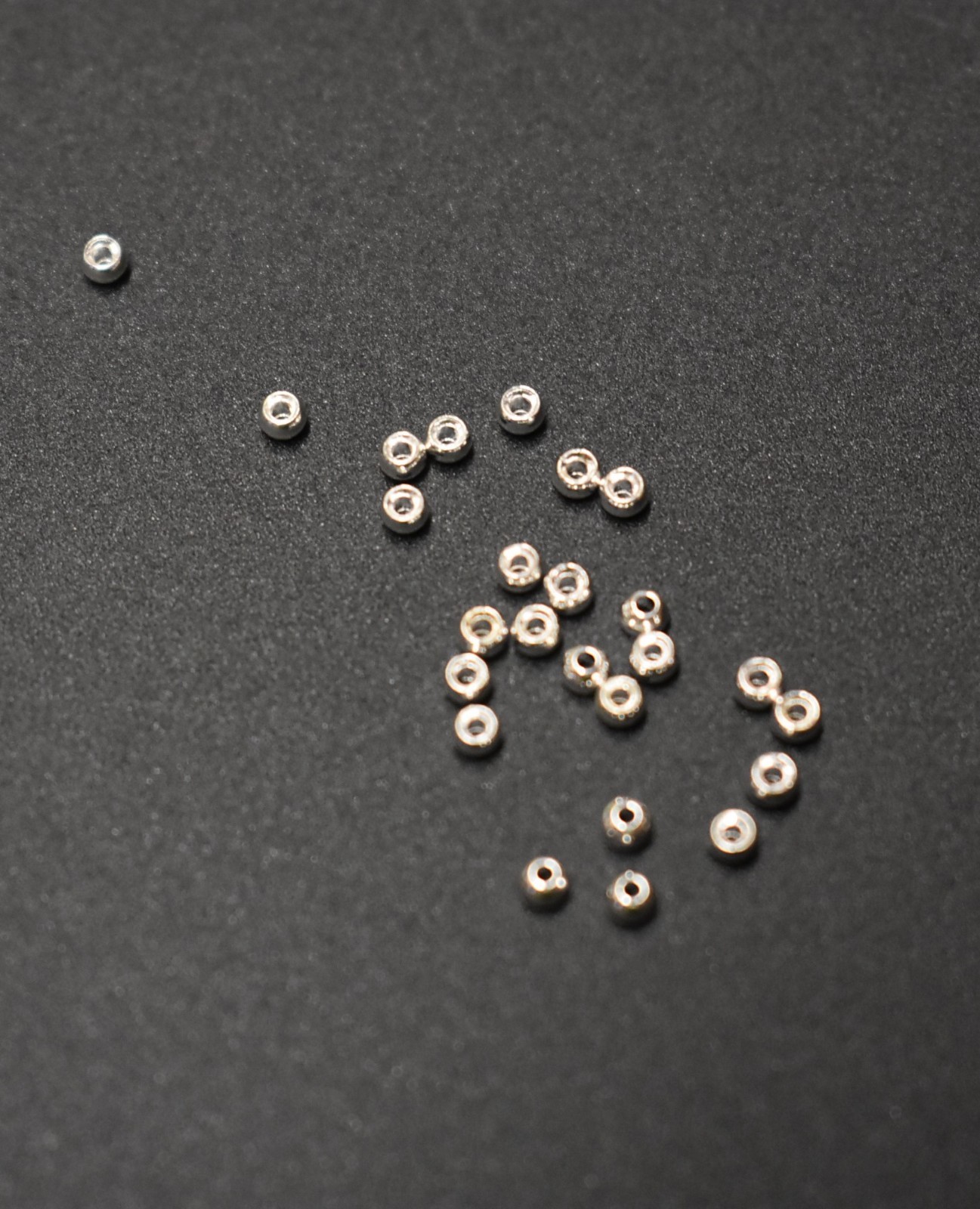 25 Premium SILVER  2.4mm   3/32"  Beads Bead Heads for Fly Tying