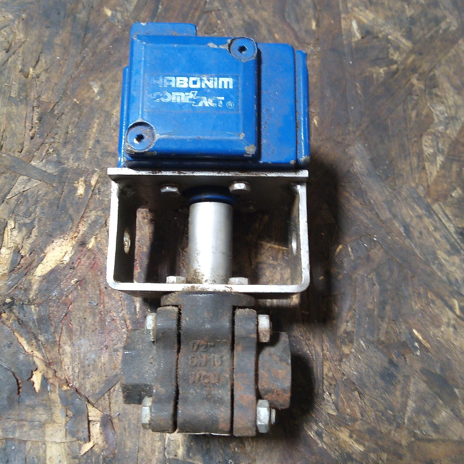 Habonim D/AZ 1/90 Quarter Turn Pneumatic Actuator  1/2" Valve SS H15 120 PSI C3