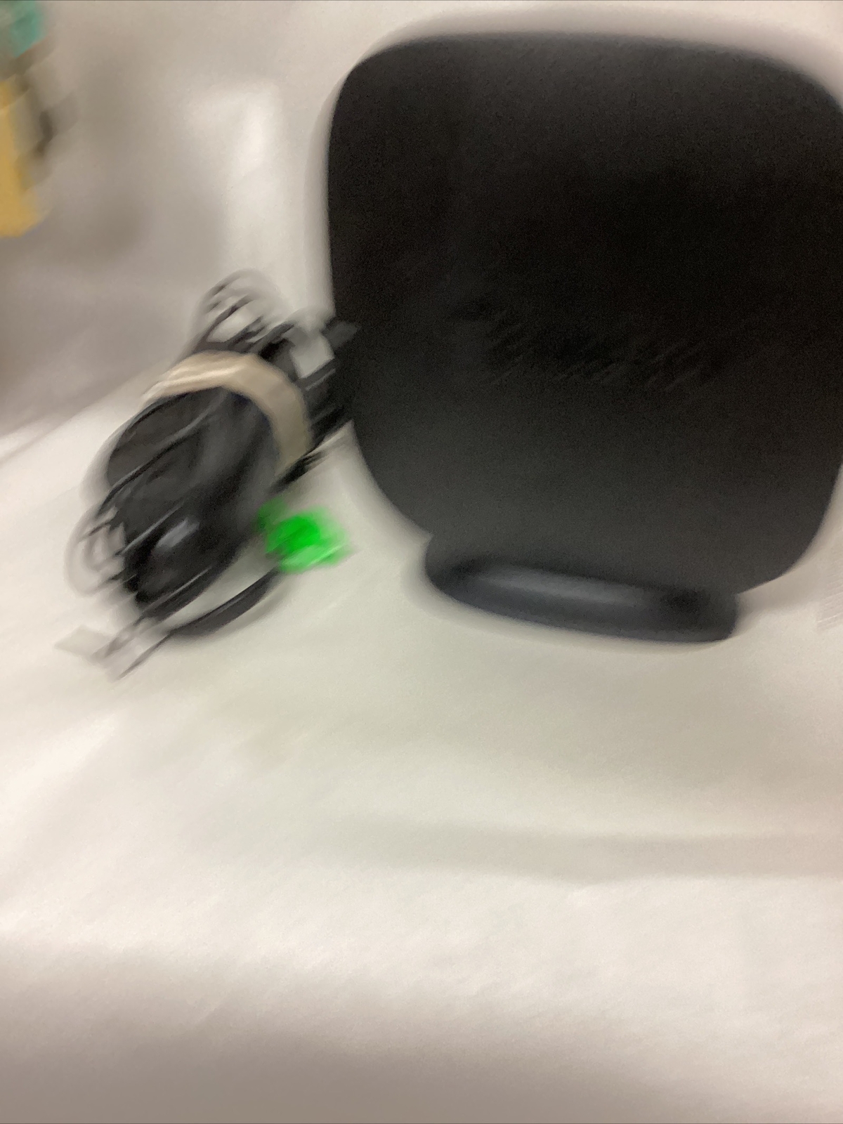 DIRECTV AT&T Wireless Video Bridge WVBR0-01 with Power Adapter Supply