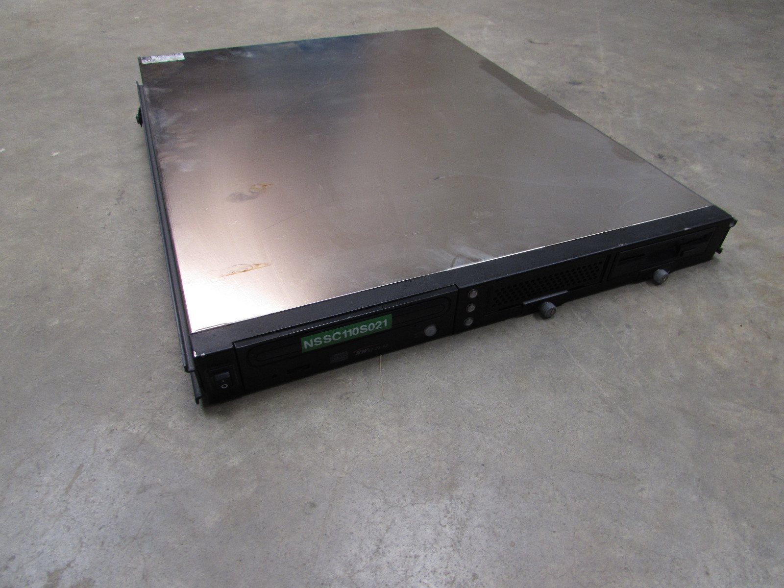 RACK MOUNT CS1220 8U 64-BAY MINISAS STORAGE CHASIS ***XLNT***