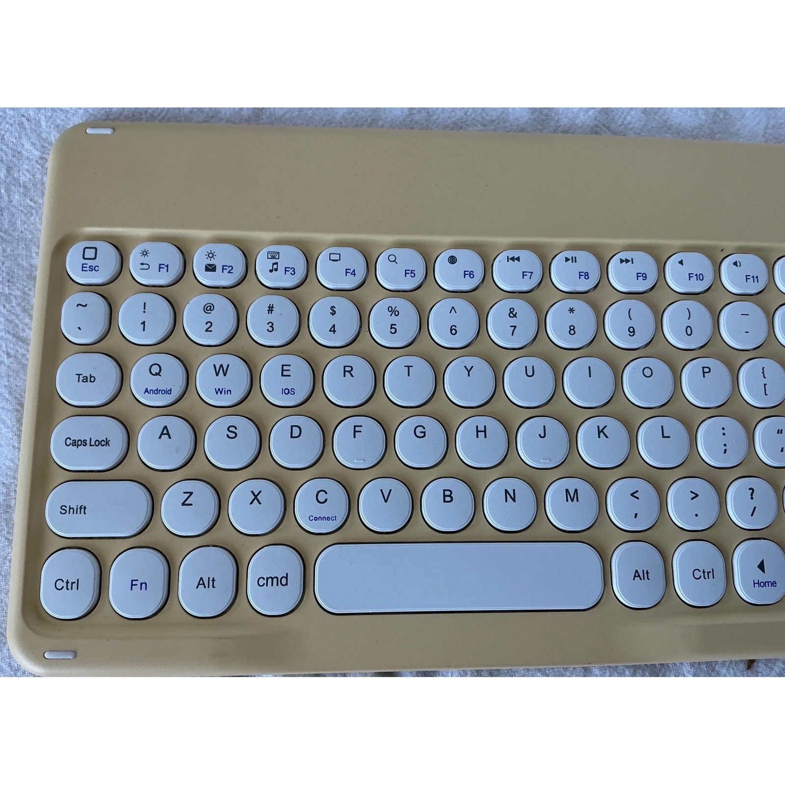 Bluetooth Wireless Keyboard Retro Typewriter Round Keys Yellow Cream