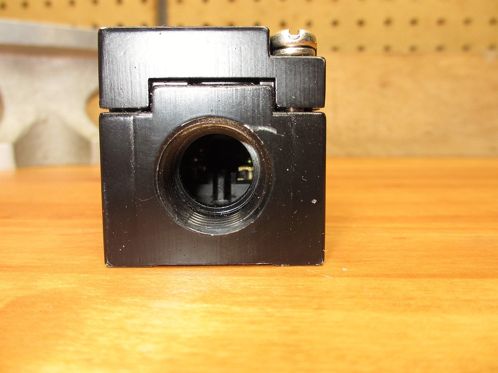 Square D 9006 PNS222A *NEW* Proximity Switch Sensor