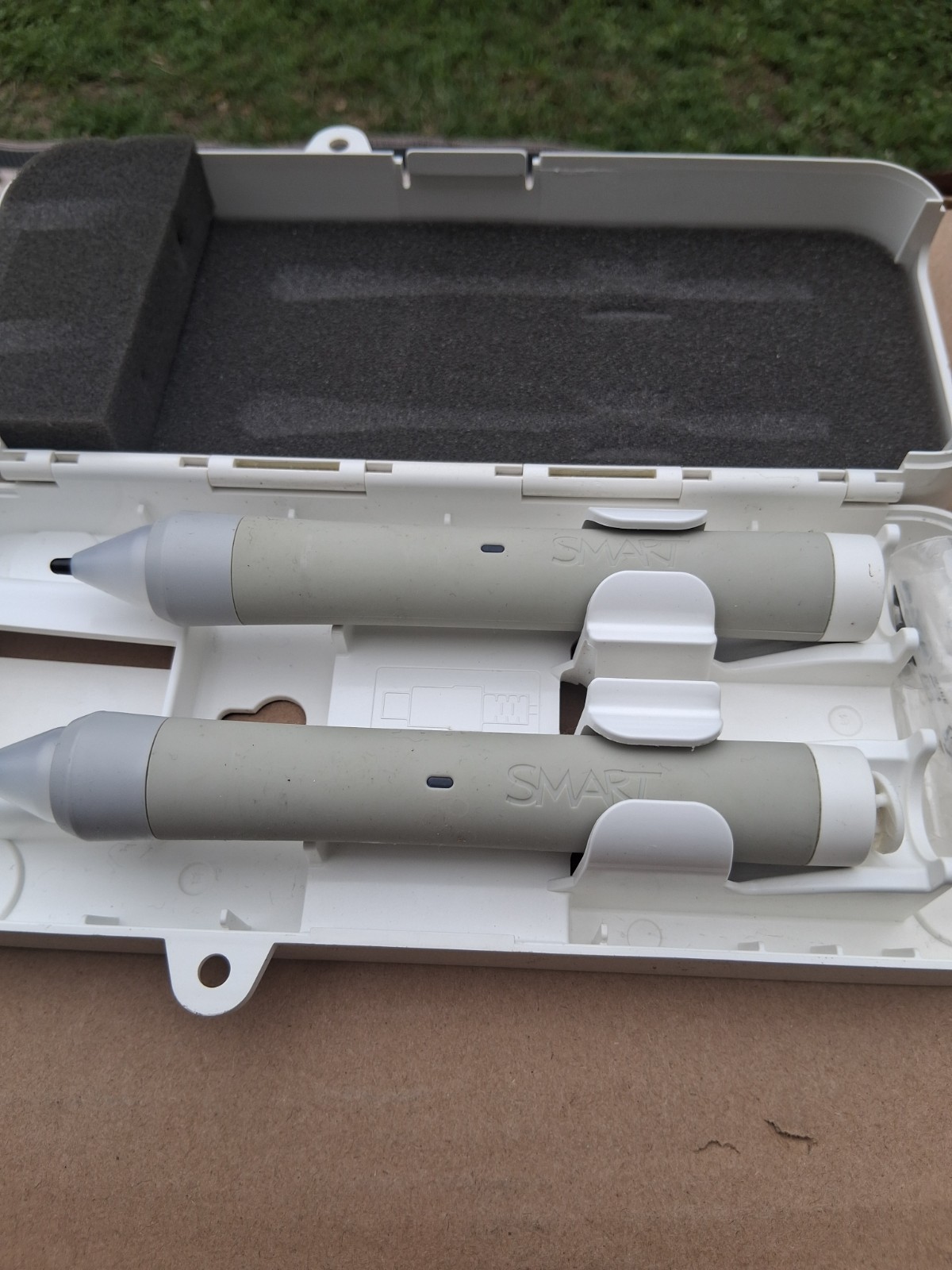Smart Set a rechargeable style is pins
