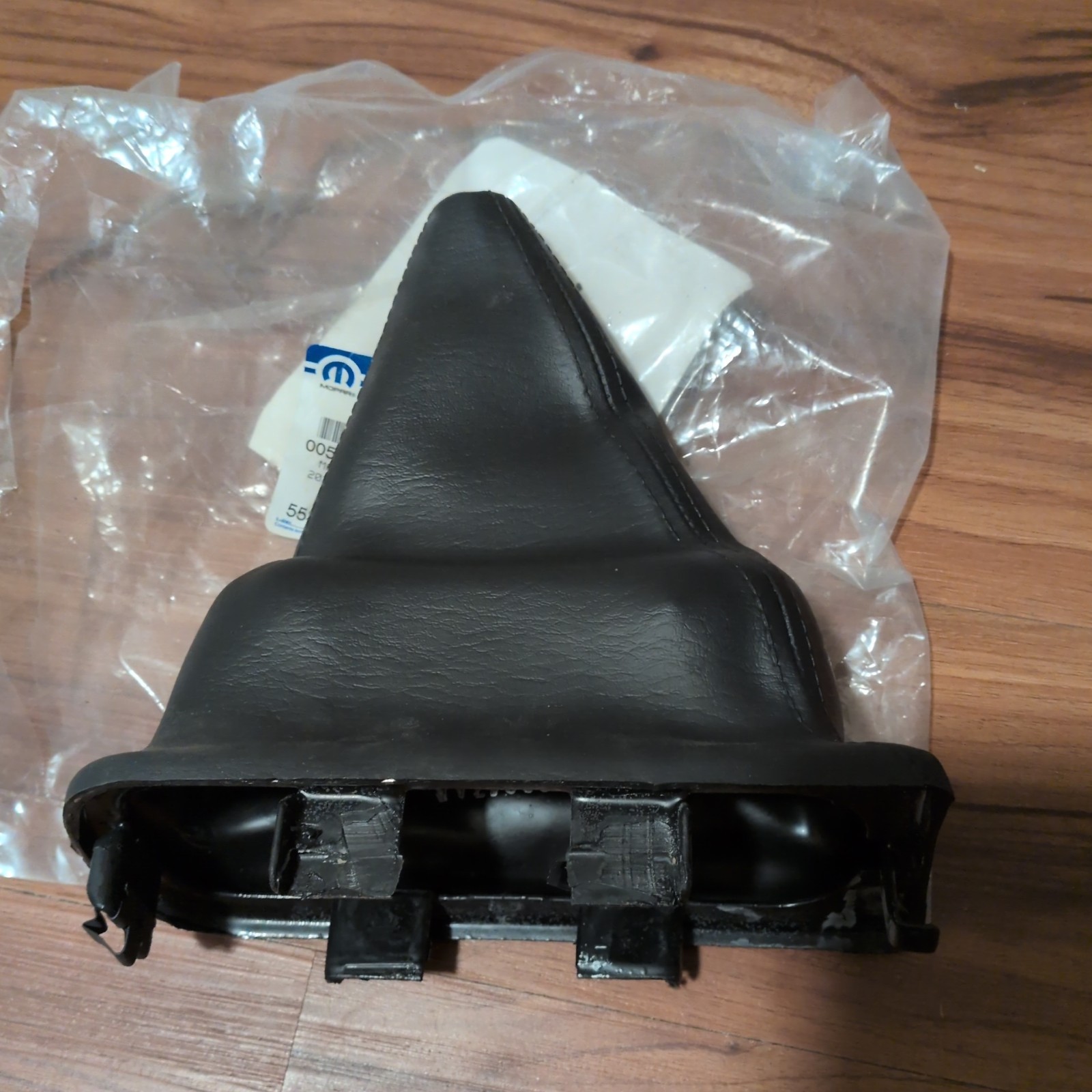 Transfer Case Shifter Boot Mopar 55366043AA