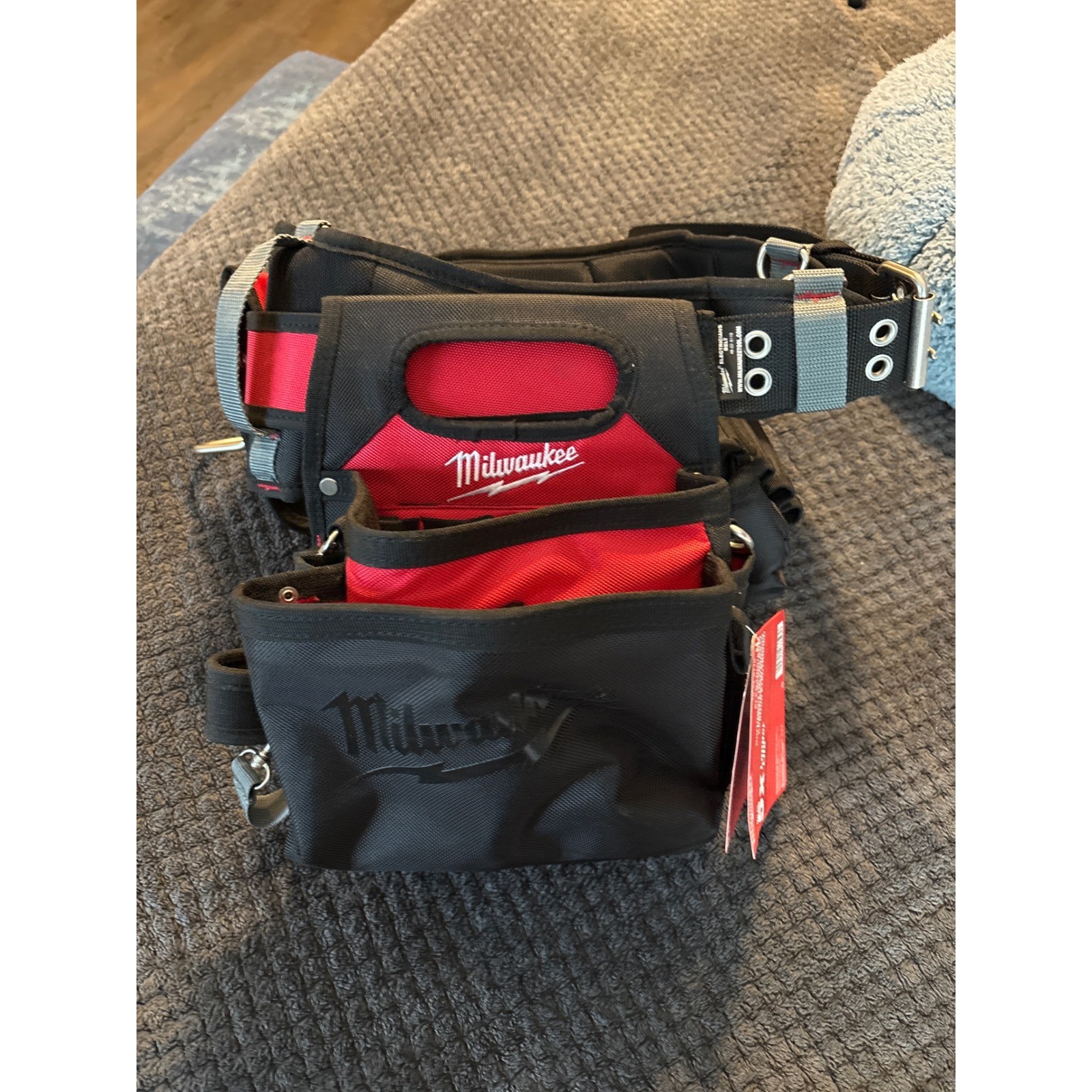 Milwaukee brand electrician work belt NWT 48-22-8110