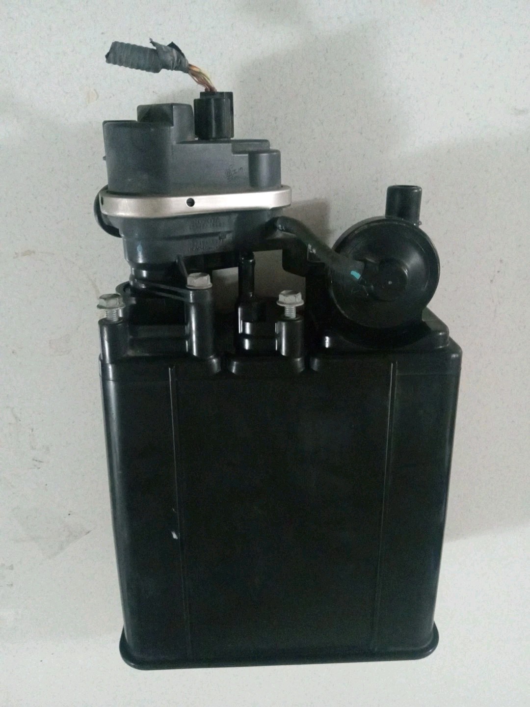 2005-2010 SCION TC CHARCOAL CANISTER FUEL GAS VAPOR OEM GENUINE 77740-21011 OEM