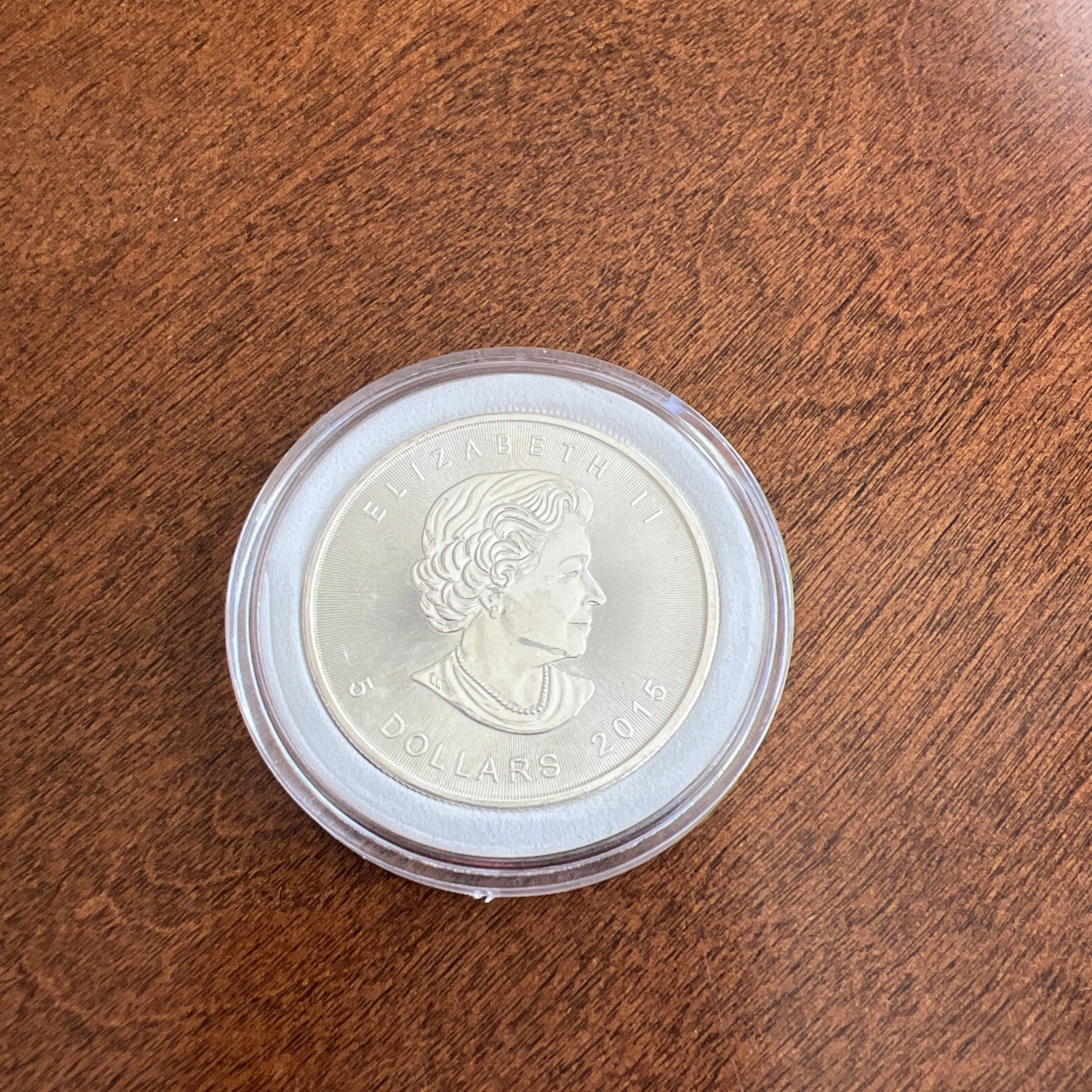 2015 Queen Elizabeth II 5 Dollar Silver Coin