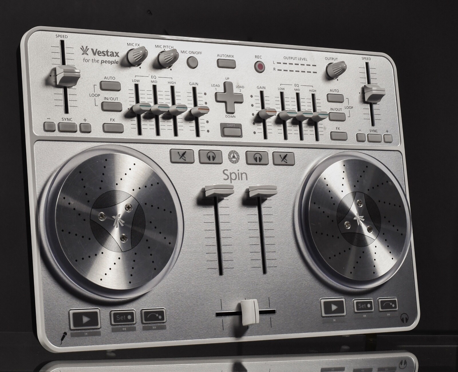 Vestax Spin USB MIDI/AUDIO DJ Controller for Mac computers