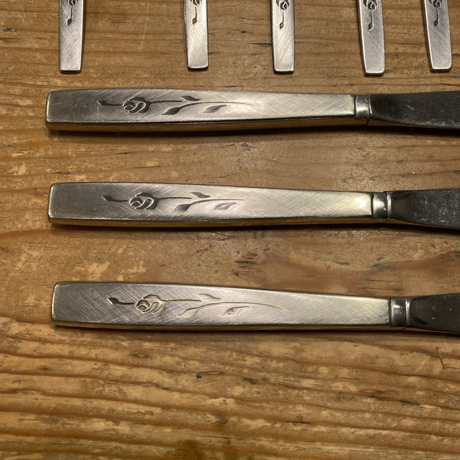 11 Pc Oneida CAPISTRANO Stainless Oneidacraft Deluxe Flatware Spoon Fork Knife