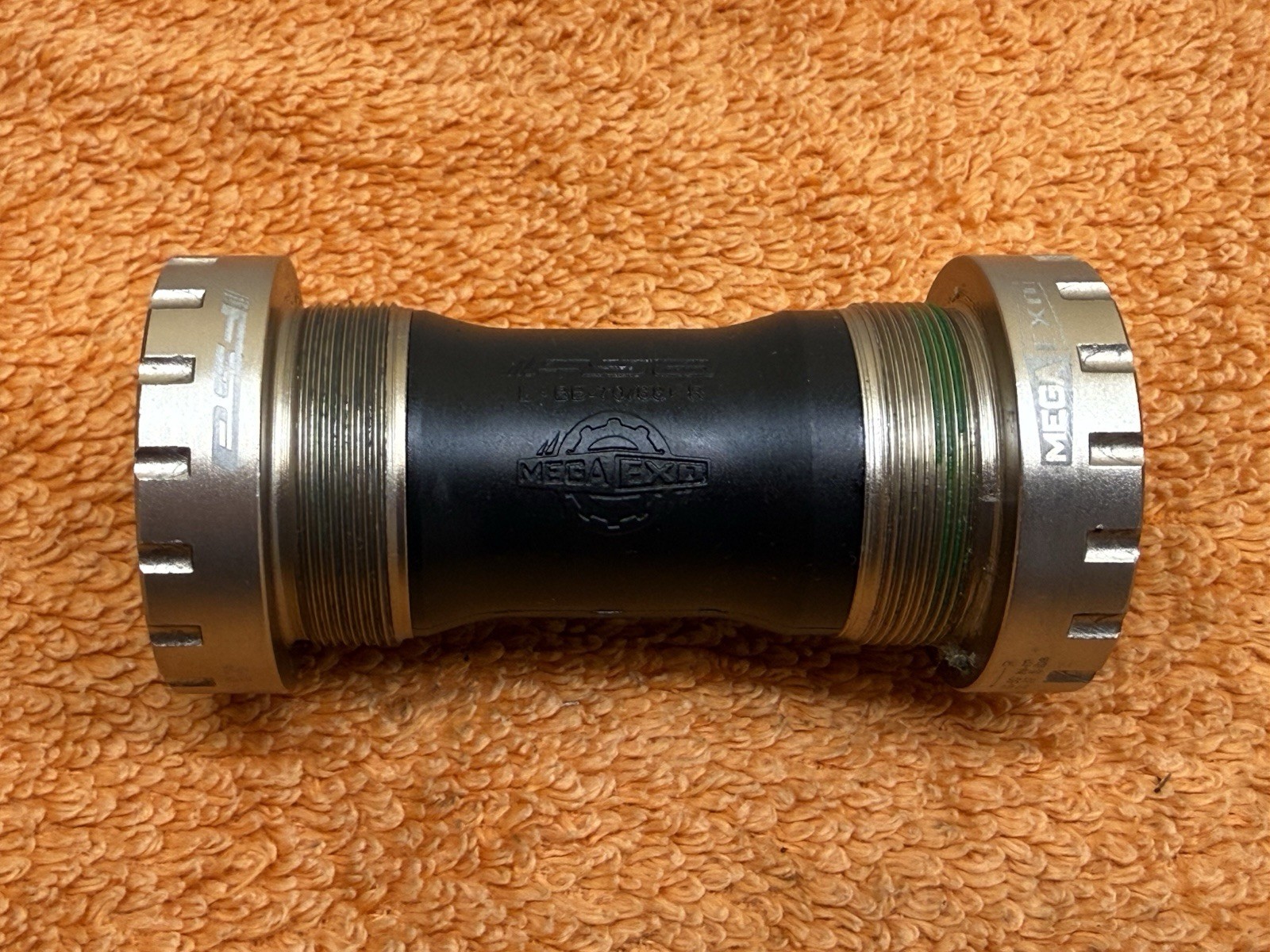FSA Mega Exo Bottom Bracket Cartridge Sealed English Threaded Gold