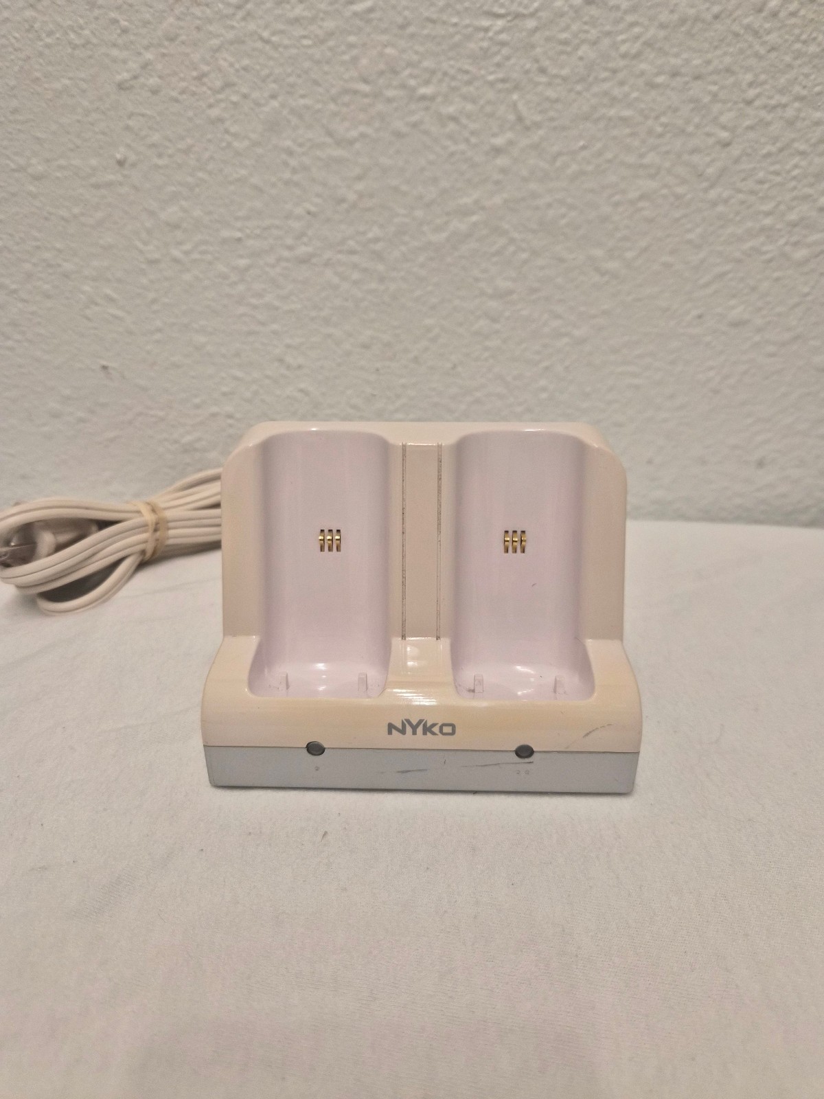 Nyko #87000-A50 Charge Station for Nintendo Wii Controllers