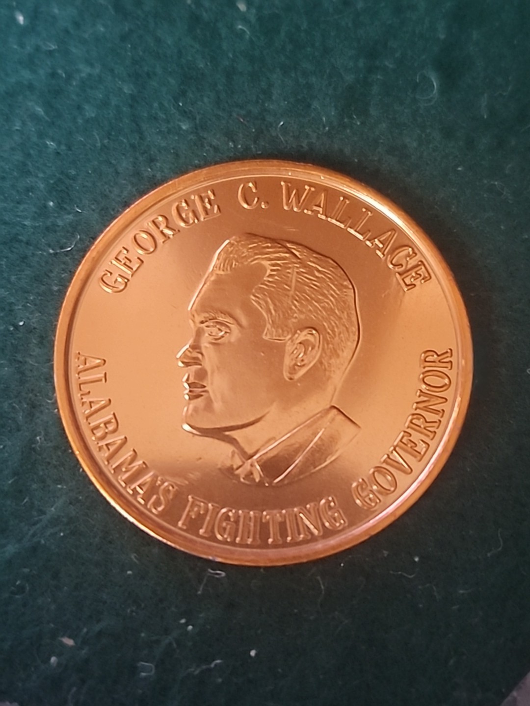 Vintage 1960s George Wallace 'STAND UP FOR AMERICA' Coin Alabama Governor 1-1/2"