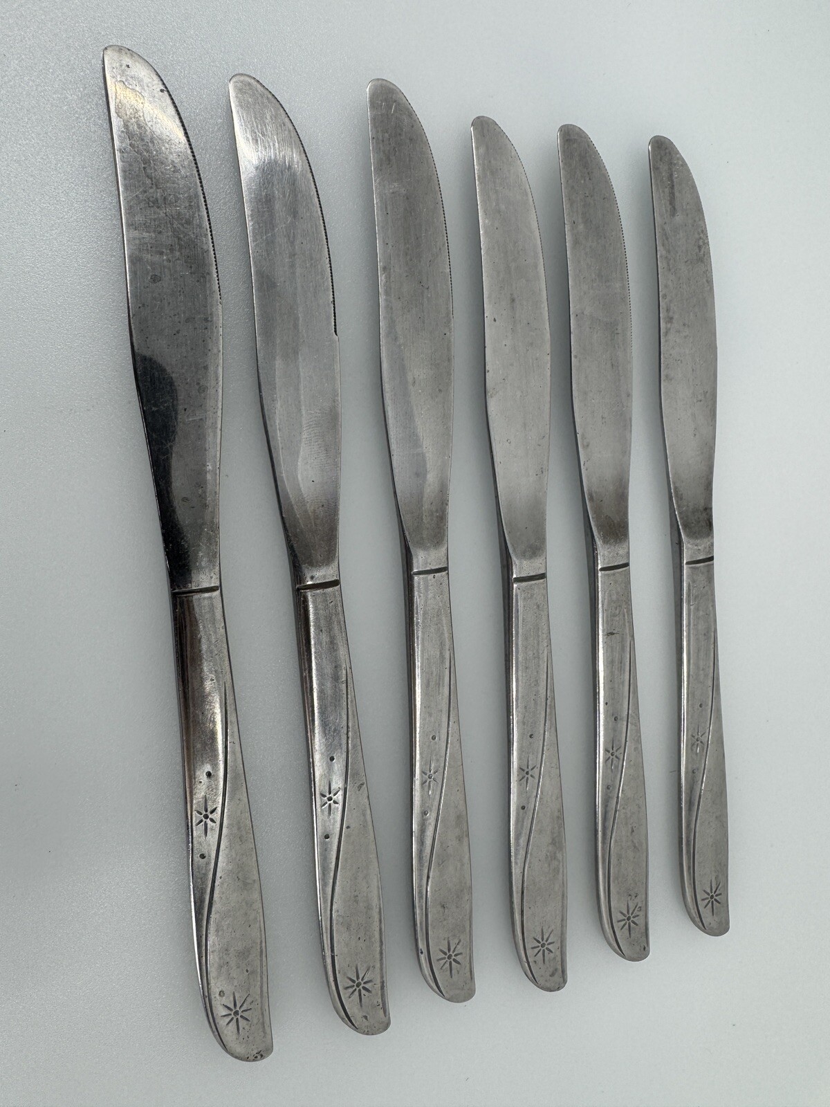 6 Oneida Community Stainless TWIN STAR Pattern Dinner Knives