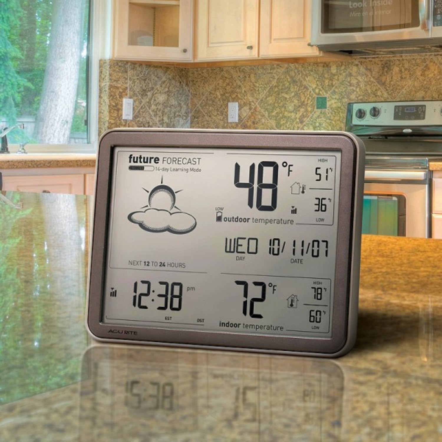 Self-Learning Wireless Weather Station with Real-Time Temperature Display