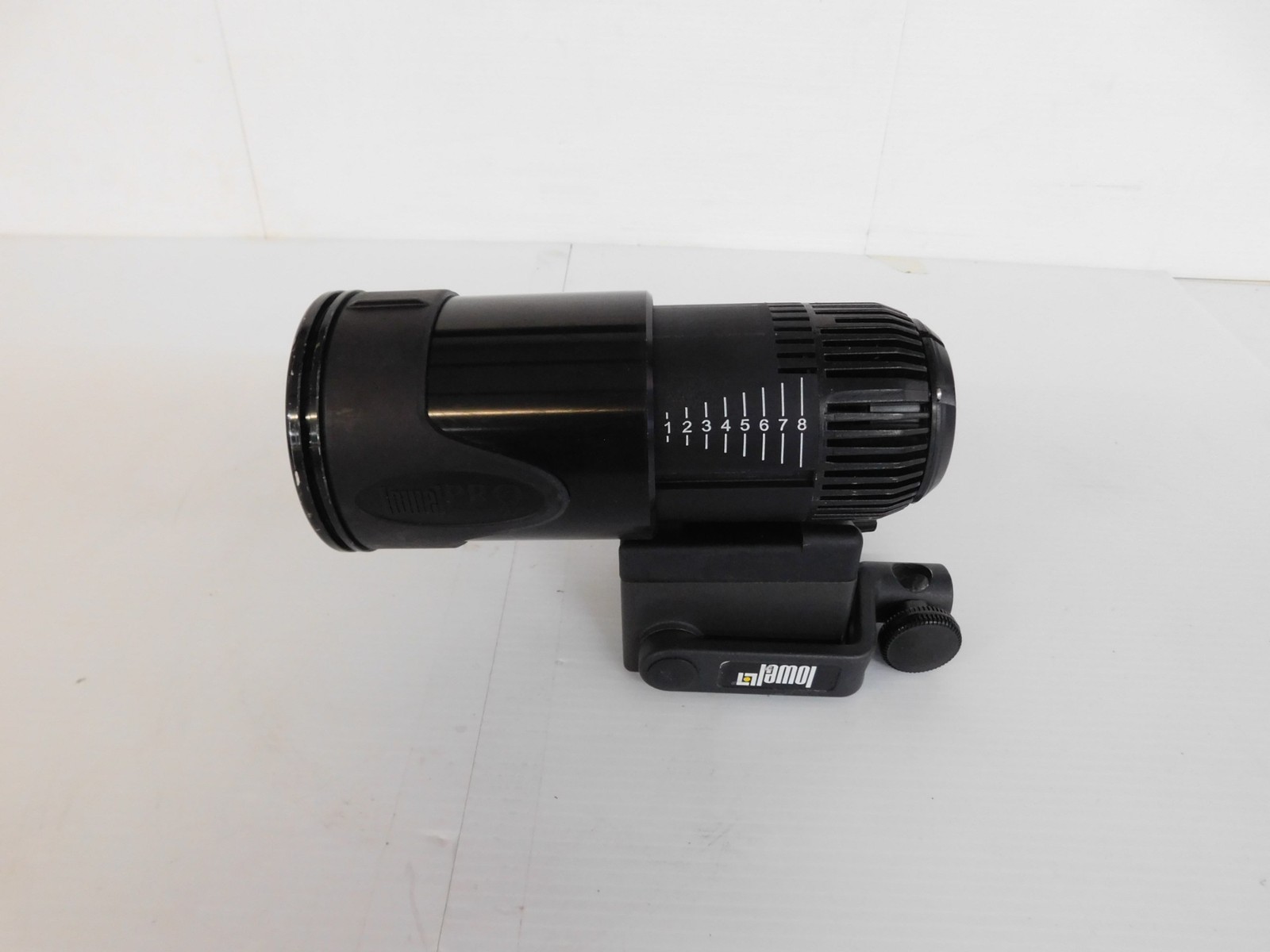 ^^ LOWEL PRO POWER LED DAYLIGHT (SLJ36)