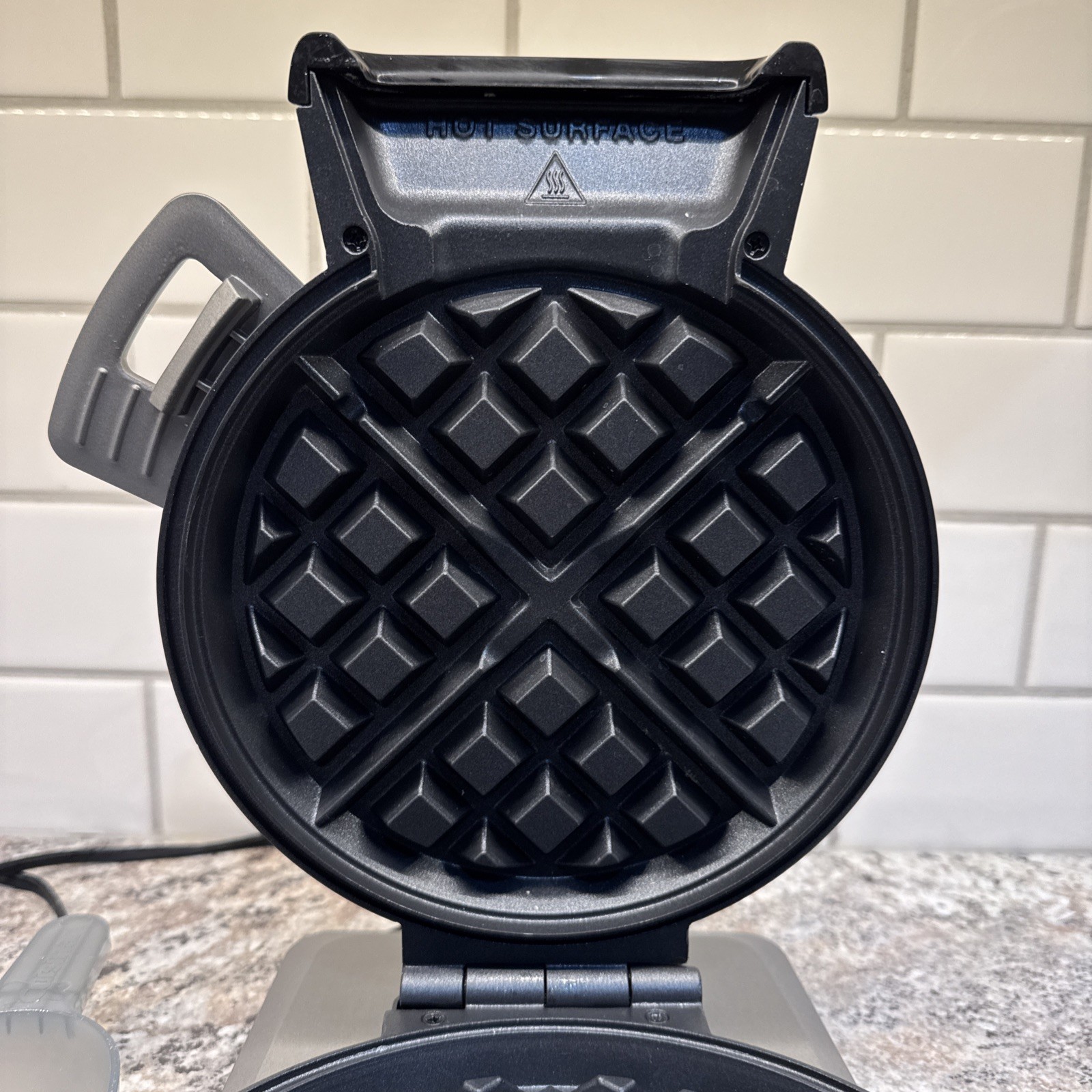 Cuisinart Vertical Waffle Maker model WAF-V100 - Tested & Working
