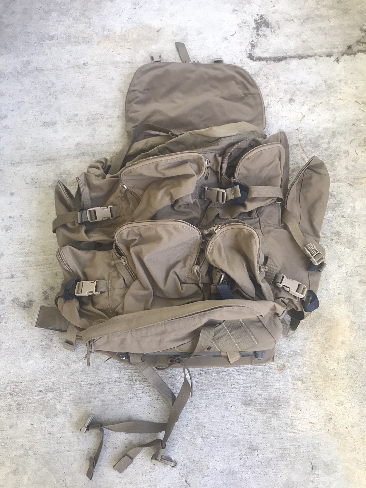 London Bridge Trading LBT-1749B Ten Pocket Ruck - coyote