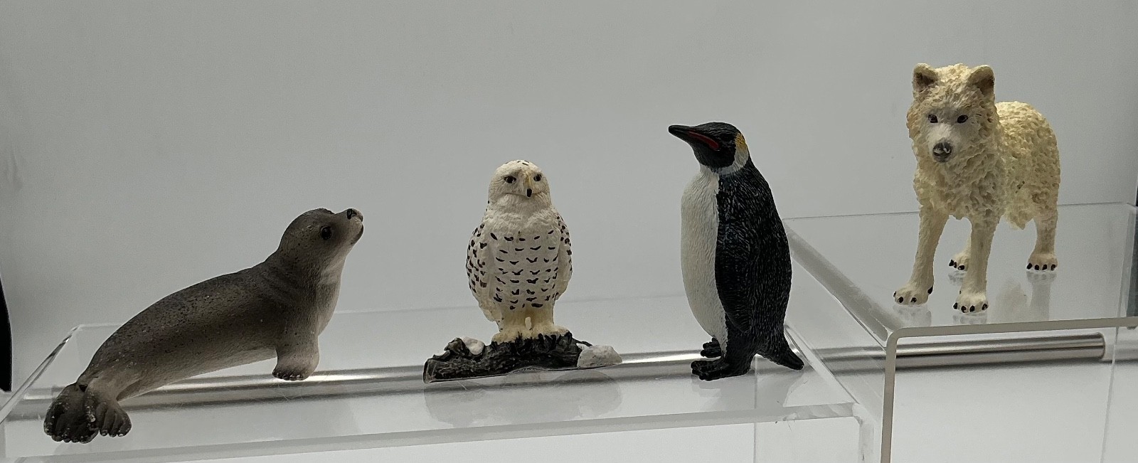 Schleich Lot of 4 Arctic Animals, Snowy Owl, Emperor  Penguin, Seal, Arctic Wolf